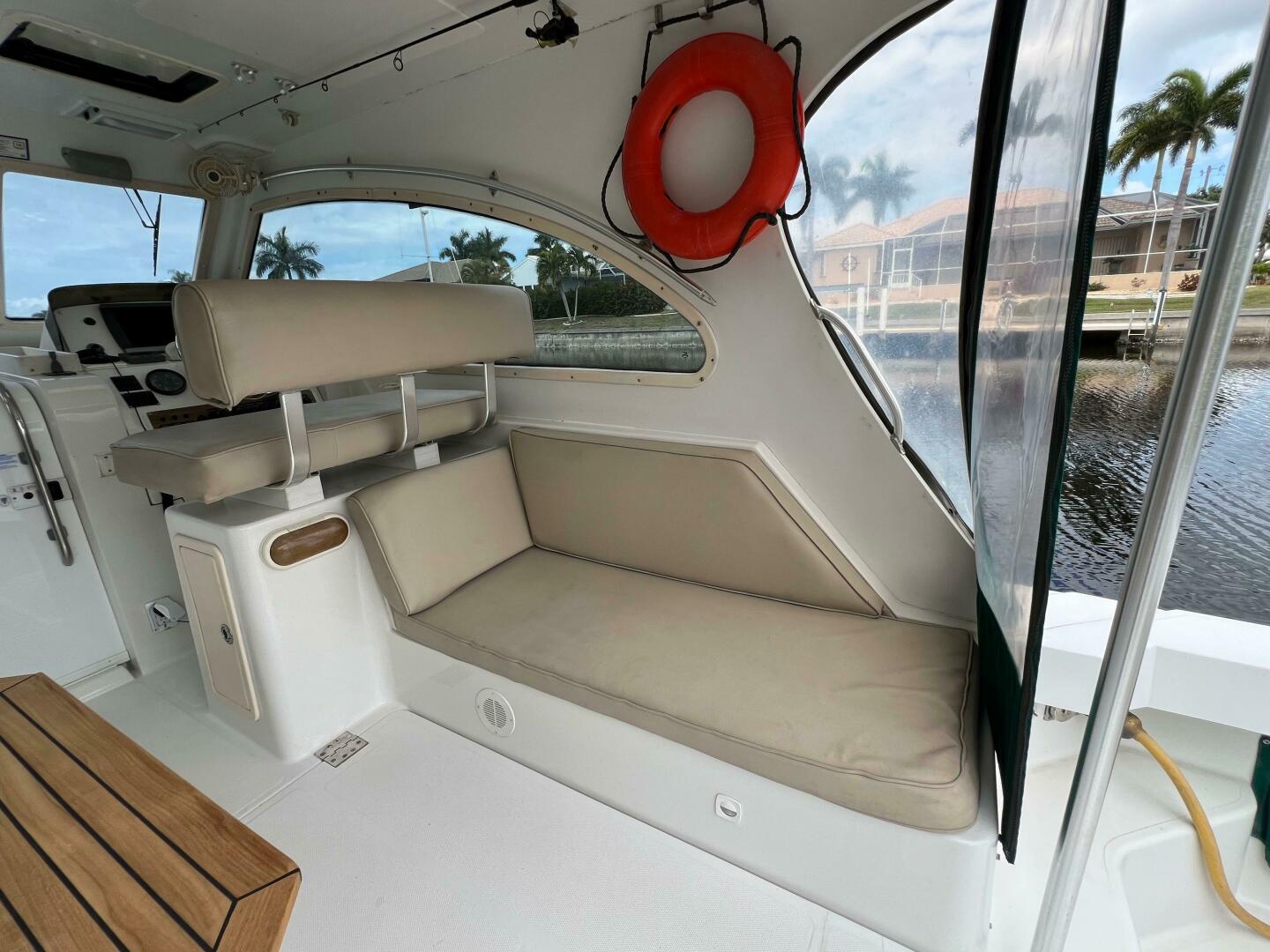 2000 Mainship Pilot 34 - Image 8
