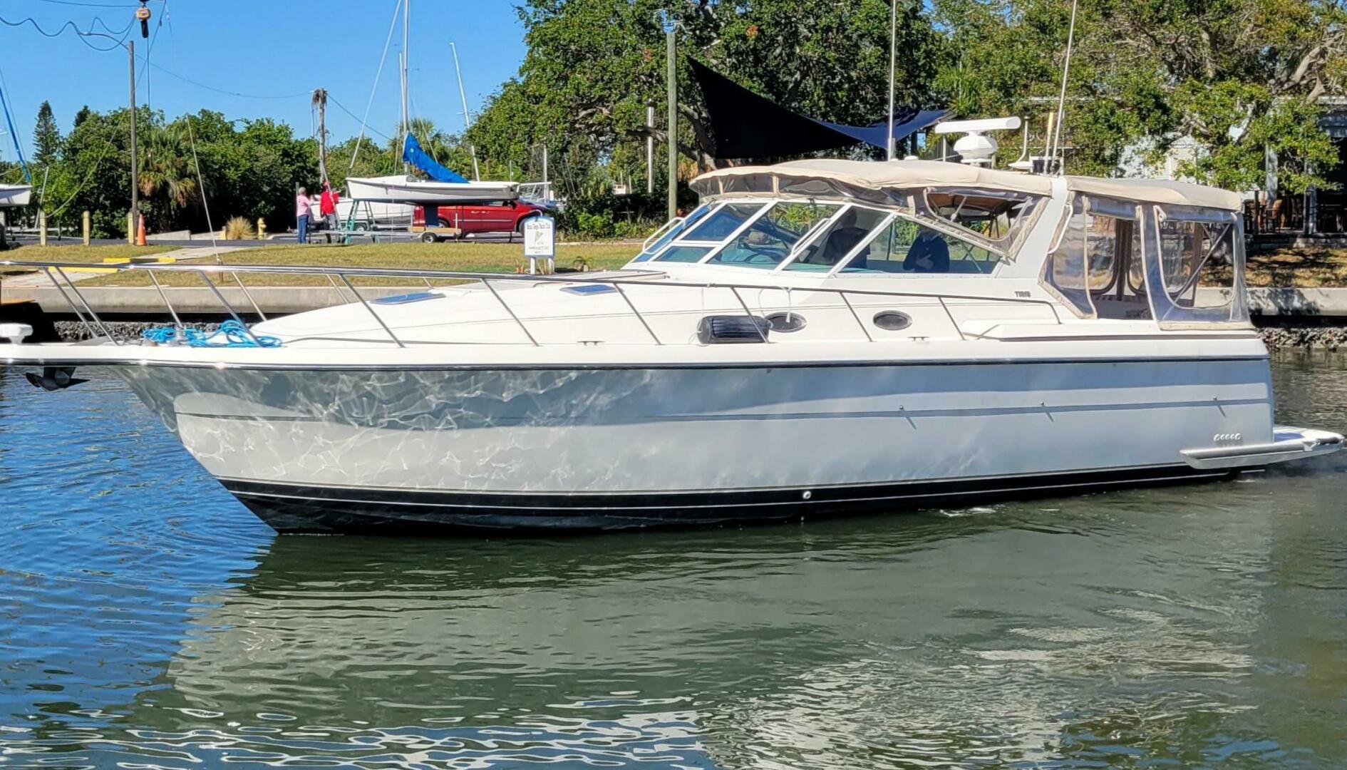 1996 Tiara Yachts 4000 Express - Image 2