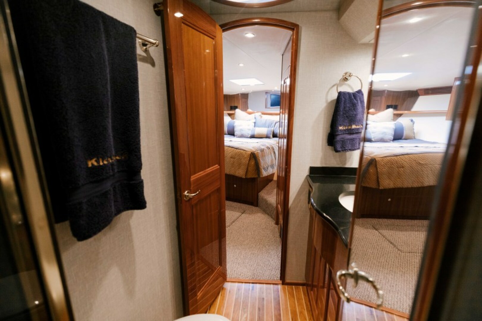 2006 Viking 74 Enclosed Bridge - Image 13