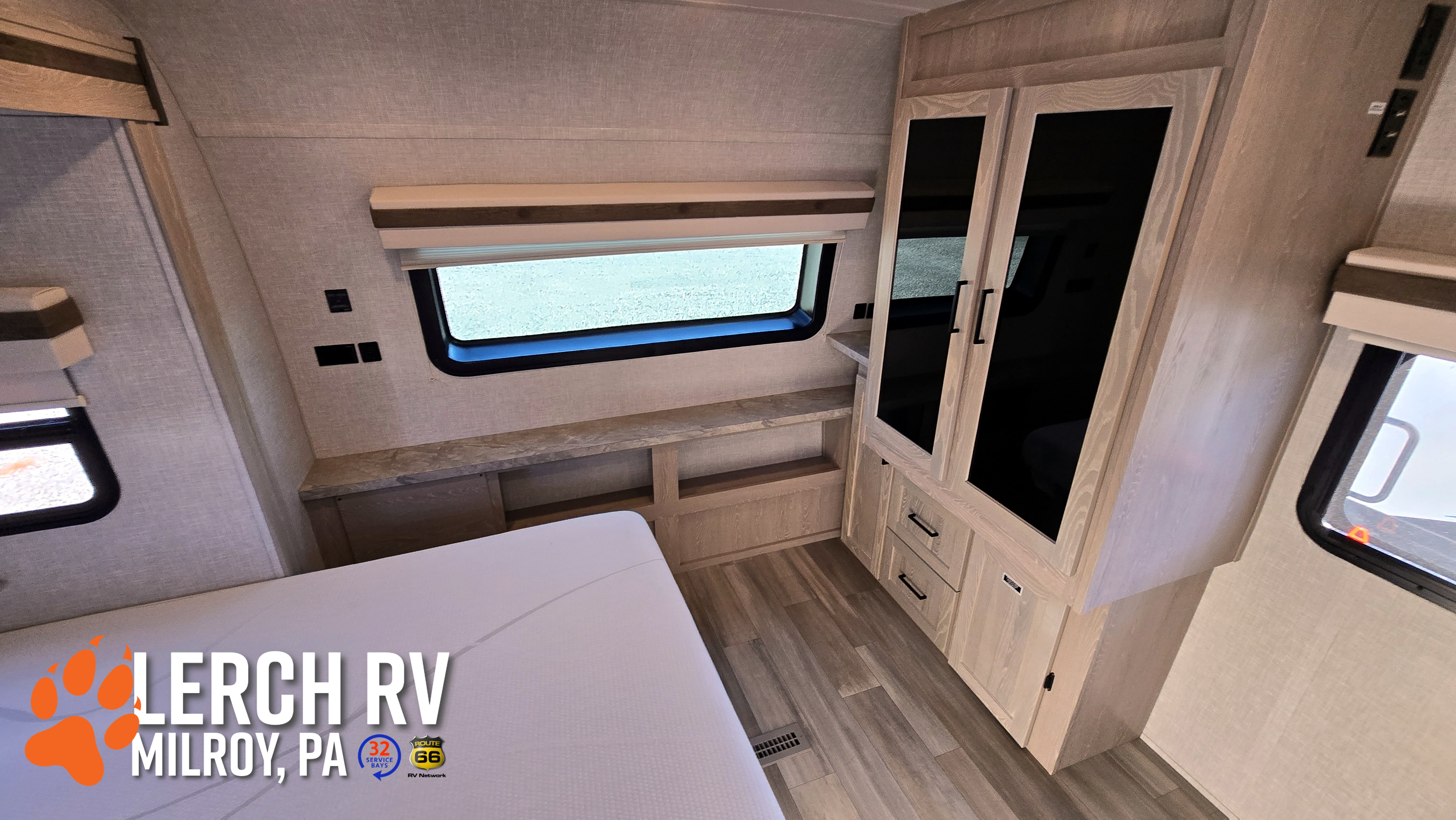 2022 Forest River Rockwood Ultra Lite 2613BS - Image 21