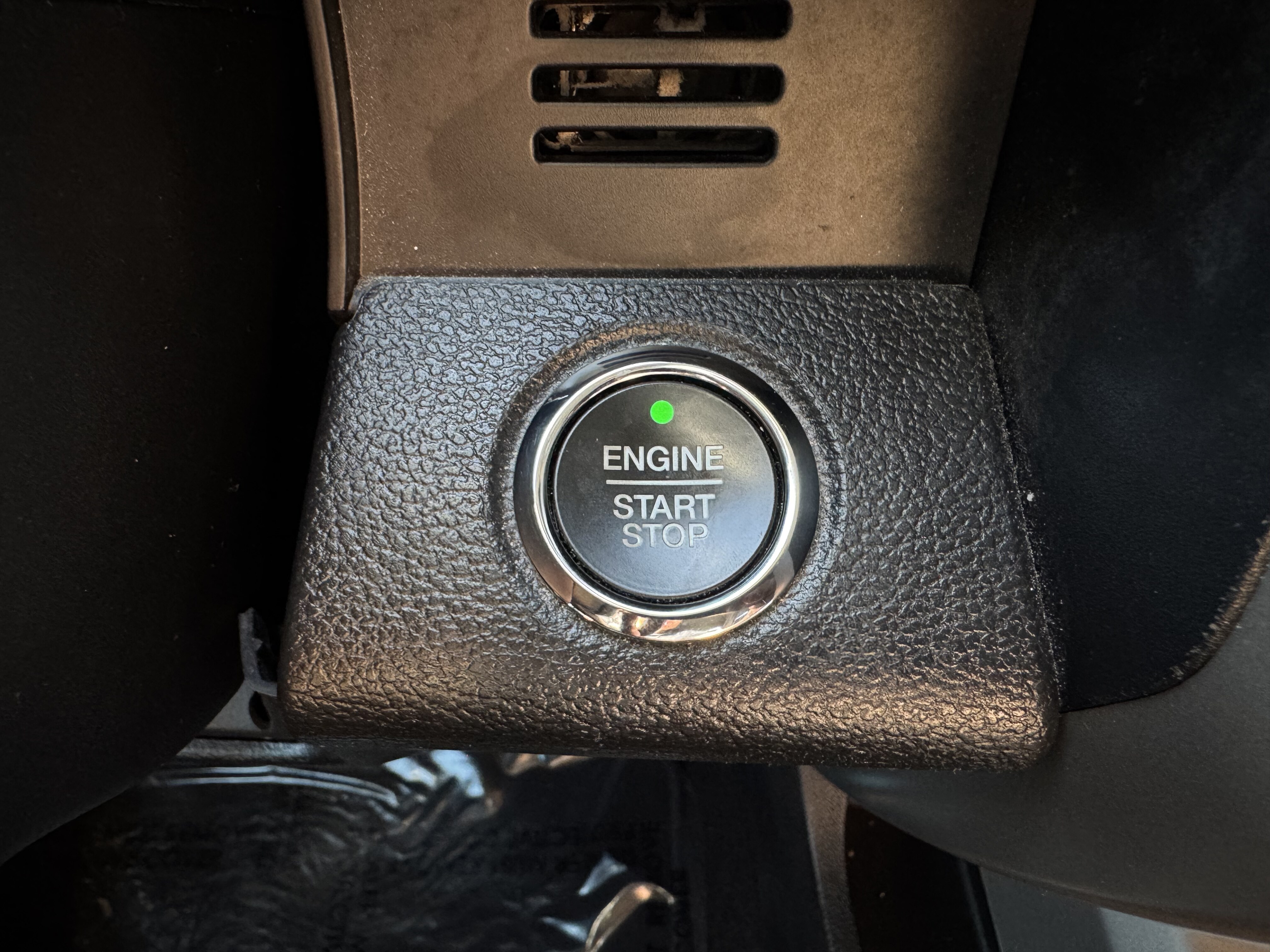 2019 Ford F150 Crew Cab XLT 4WD - Image 28