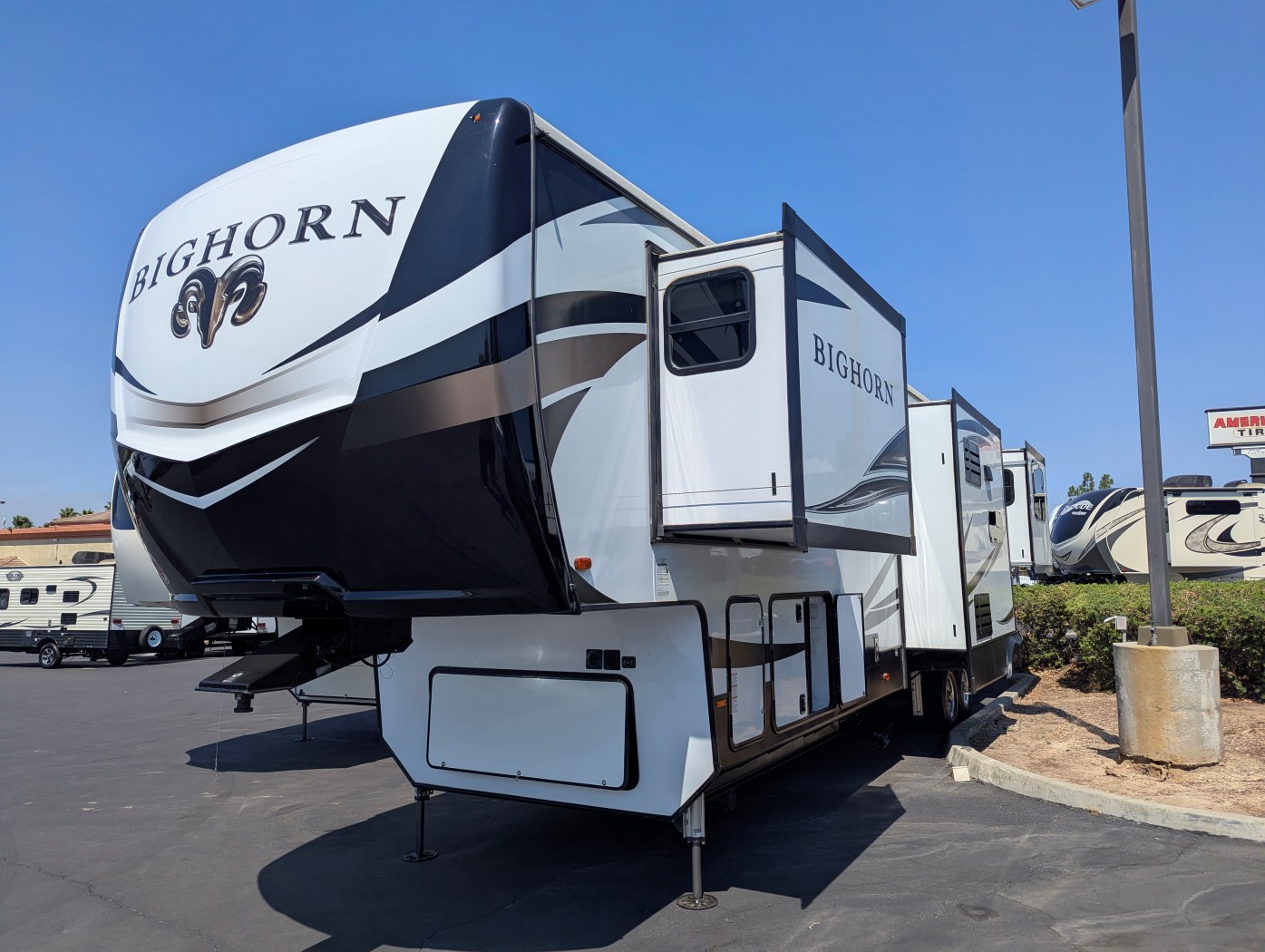 2020 Heartland Bighorn BH 3985 RRD - Image 3