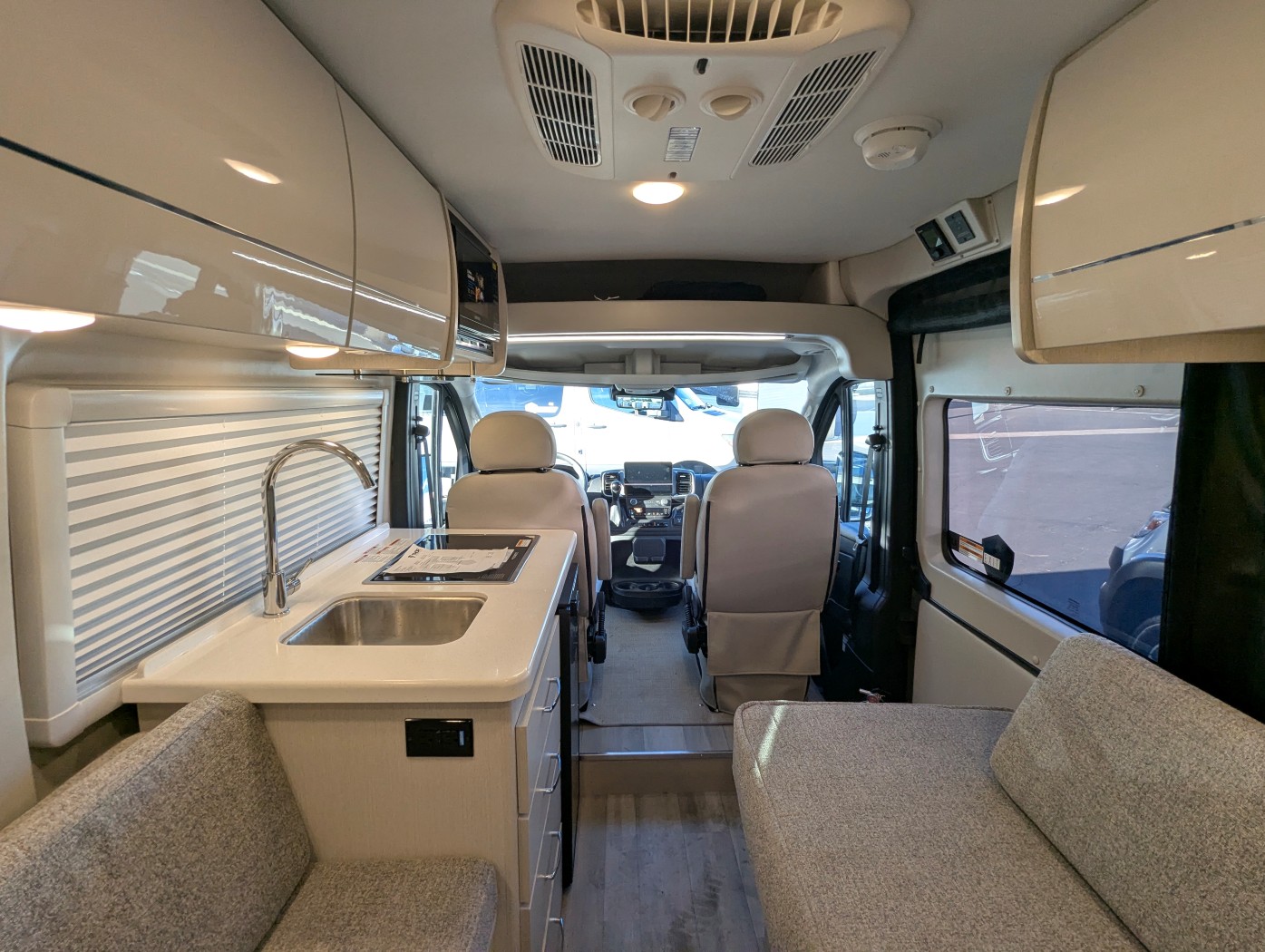2026 Thor Motor Coach Rize 18G - Image 21