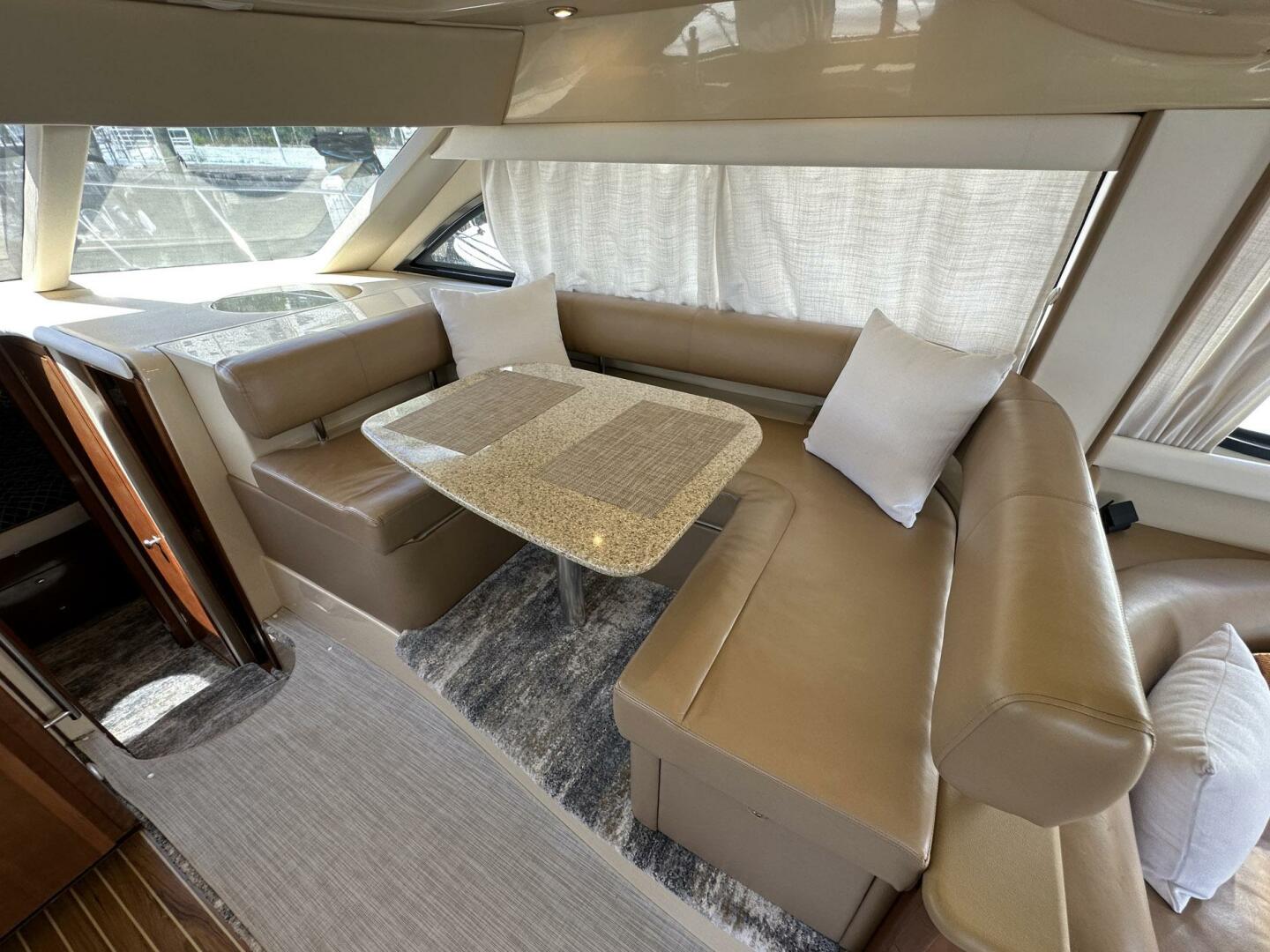 2007 Meridian 411 Sedan Bridge - Image 27