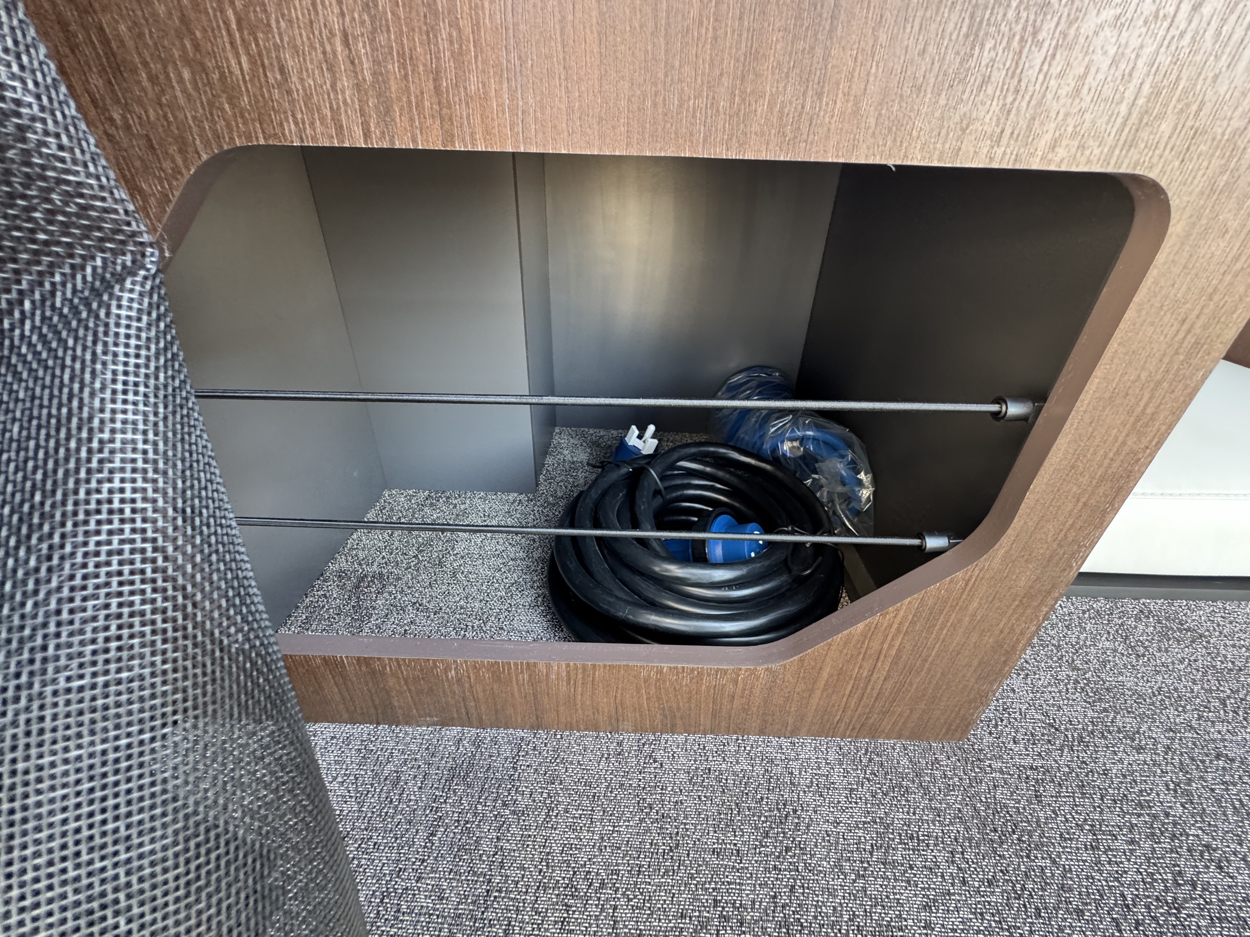 2027 GRAND DESIGN LINEAGE SERIESVP LVP2 - Image 32