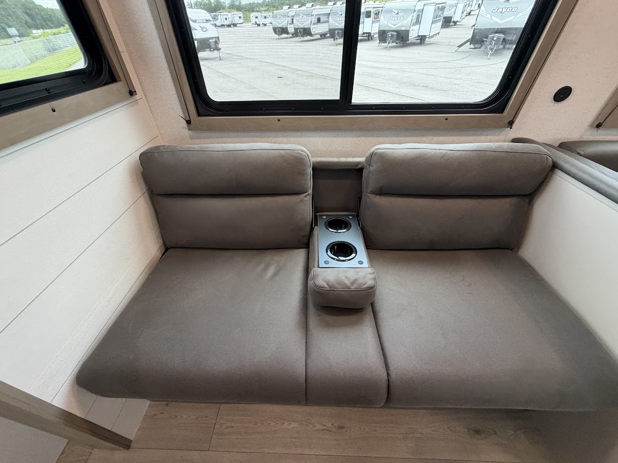 2027 JAYCO JAY FLIGHT 330TBS - Image 14