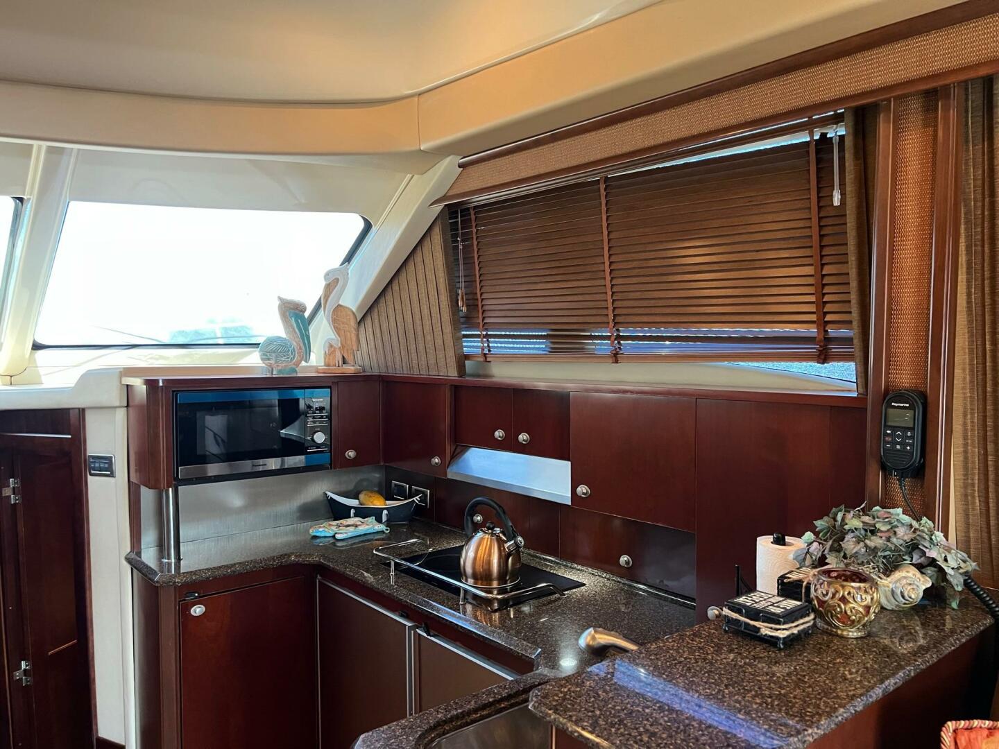 2005 Sea Ray 500 Sedan Bridge - Image 11