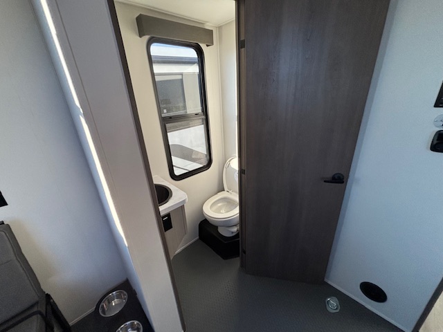 2026 Grand Design Momentum G-Class 415G - Image 30