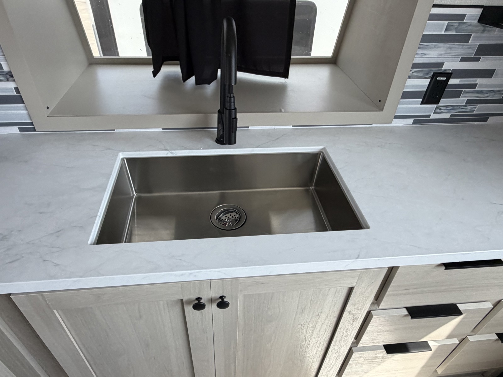 2026 FOREST RIVER 37GALLEY - Image 34