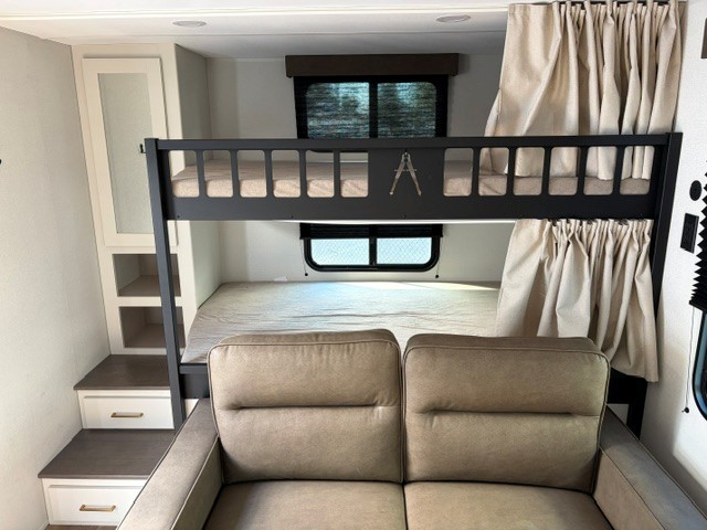 2027 Grand Design Transcend 265BHT - Image 10