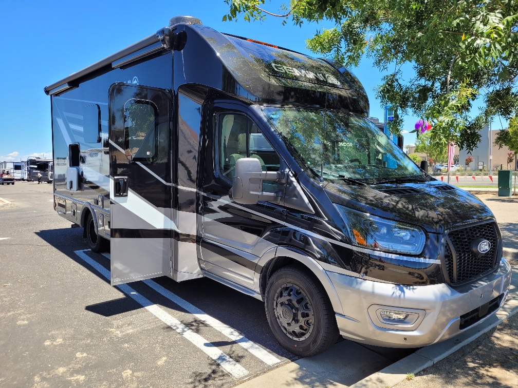 2027 Thor Motor Coach Gemini AWD 24JG - Image 1
