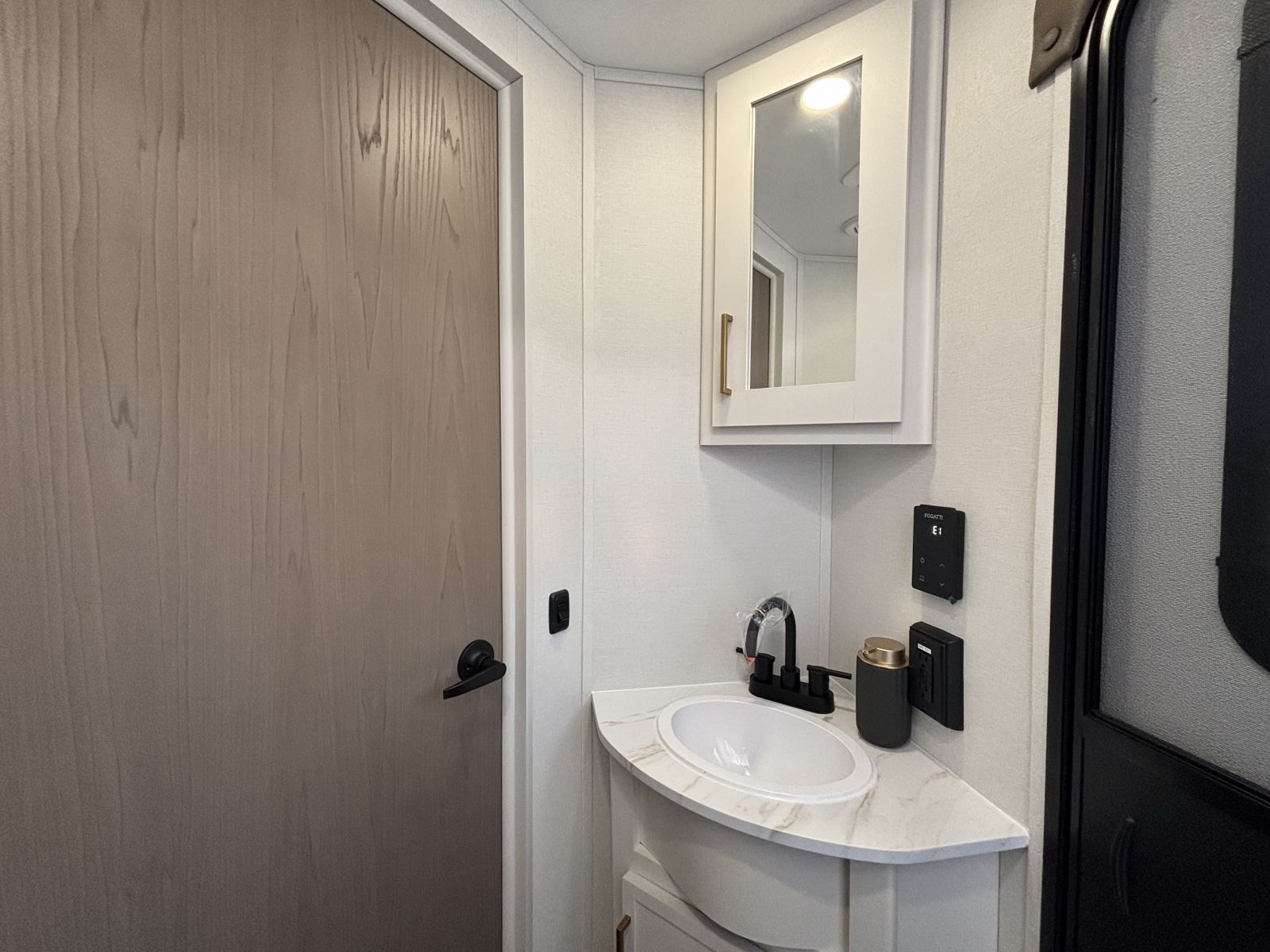 2026 Grand Design Transcend XPLOR 27DBX - Image 21