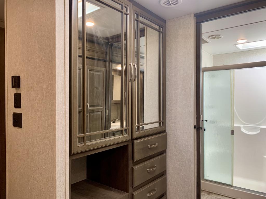 2019 Keystone Montana 3811MS - Image 45