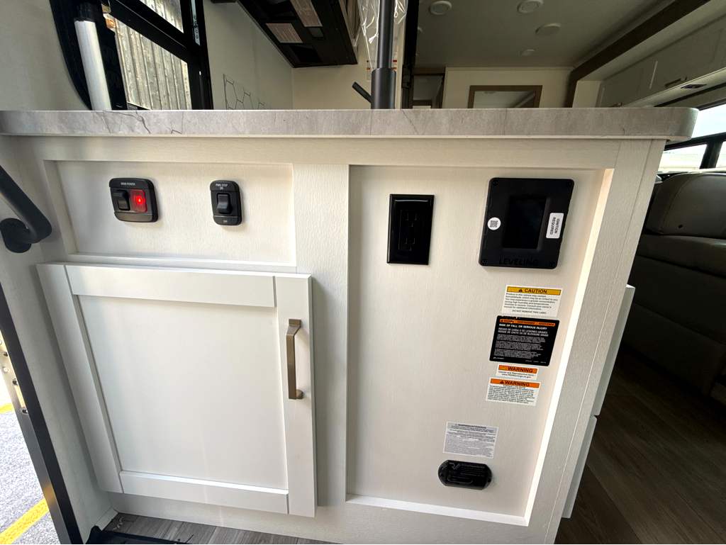 2027 JAYCO GREYHAWK 30Z - Image 18