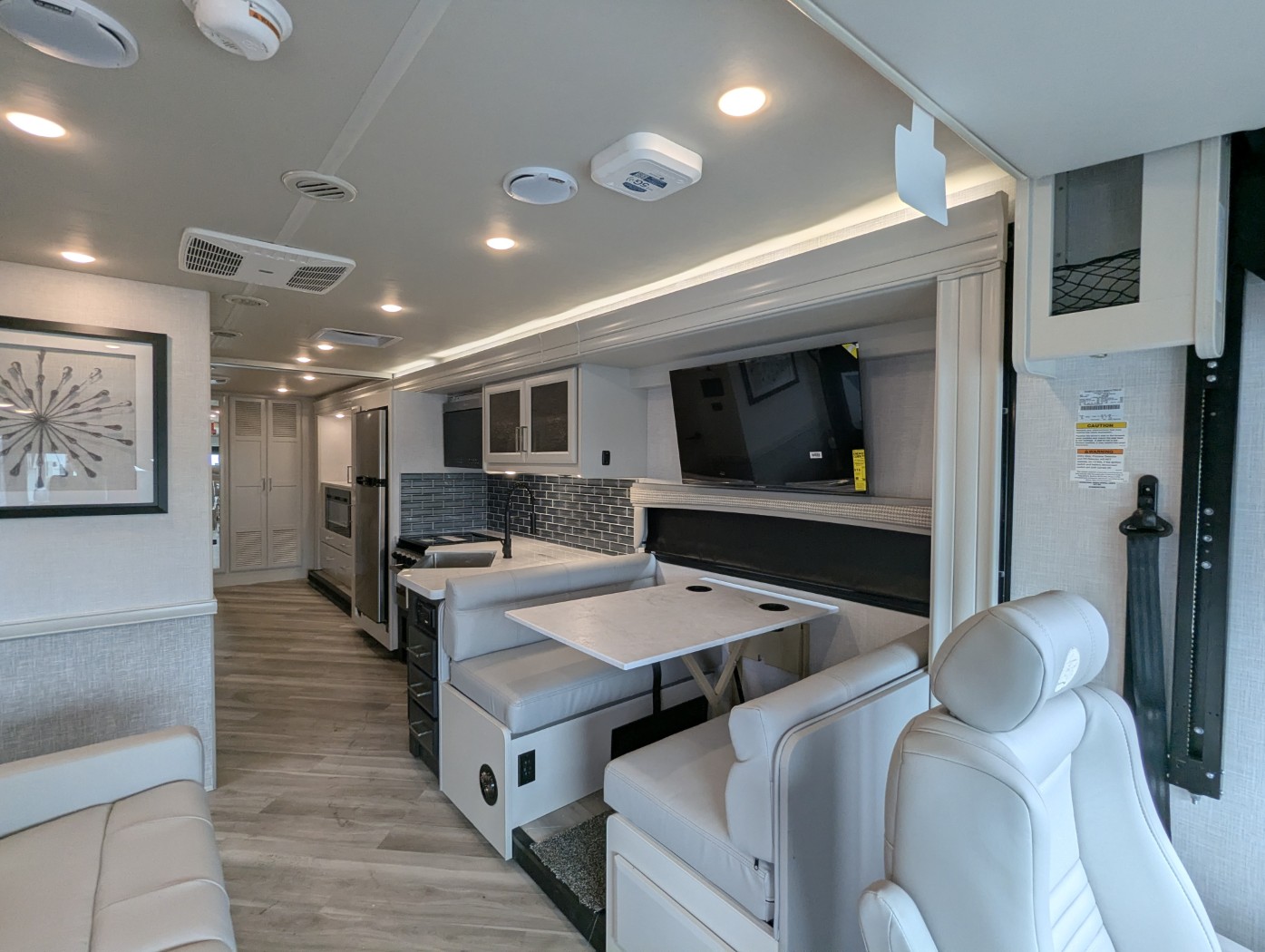 2026 Holiday Rambler Invicta 32RW - Image 11