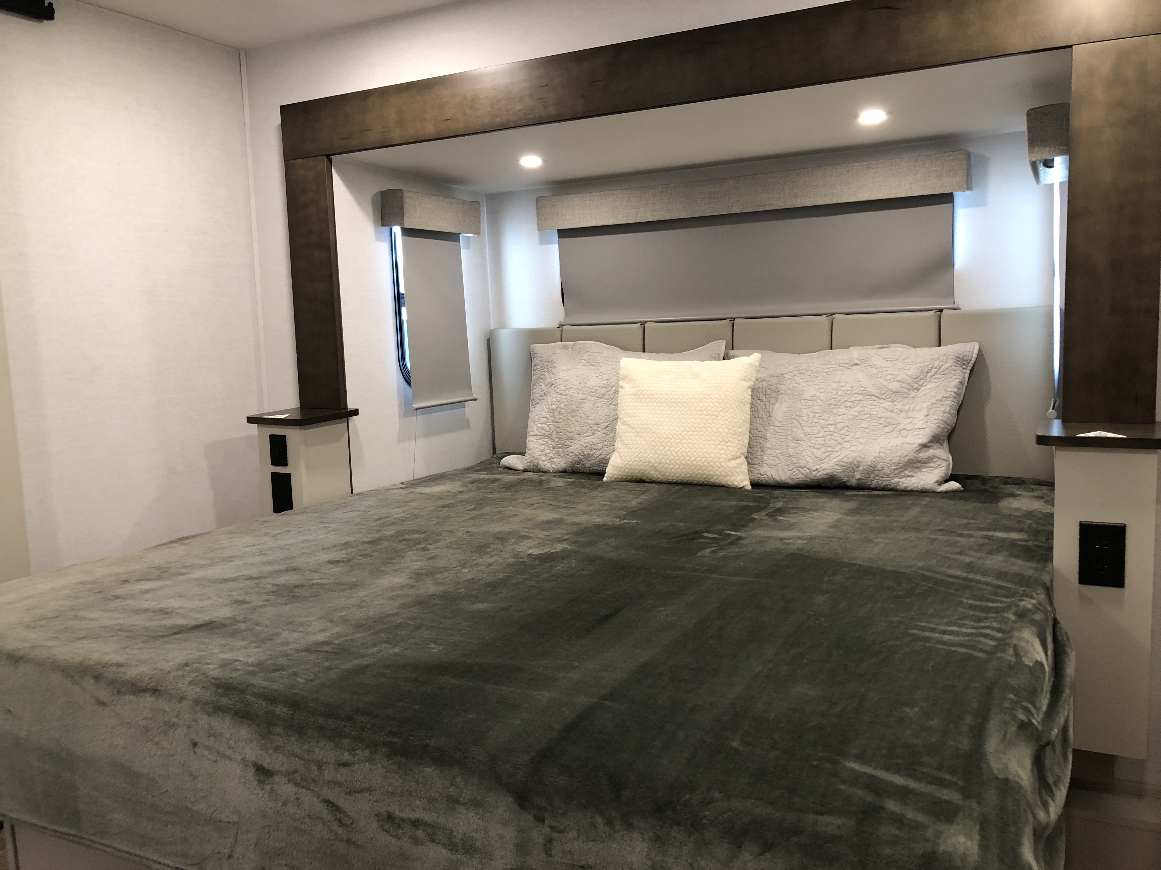 2027 Alliance Avenue All-Access 39MBR - Image 32