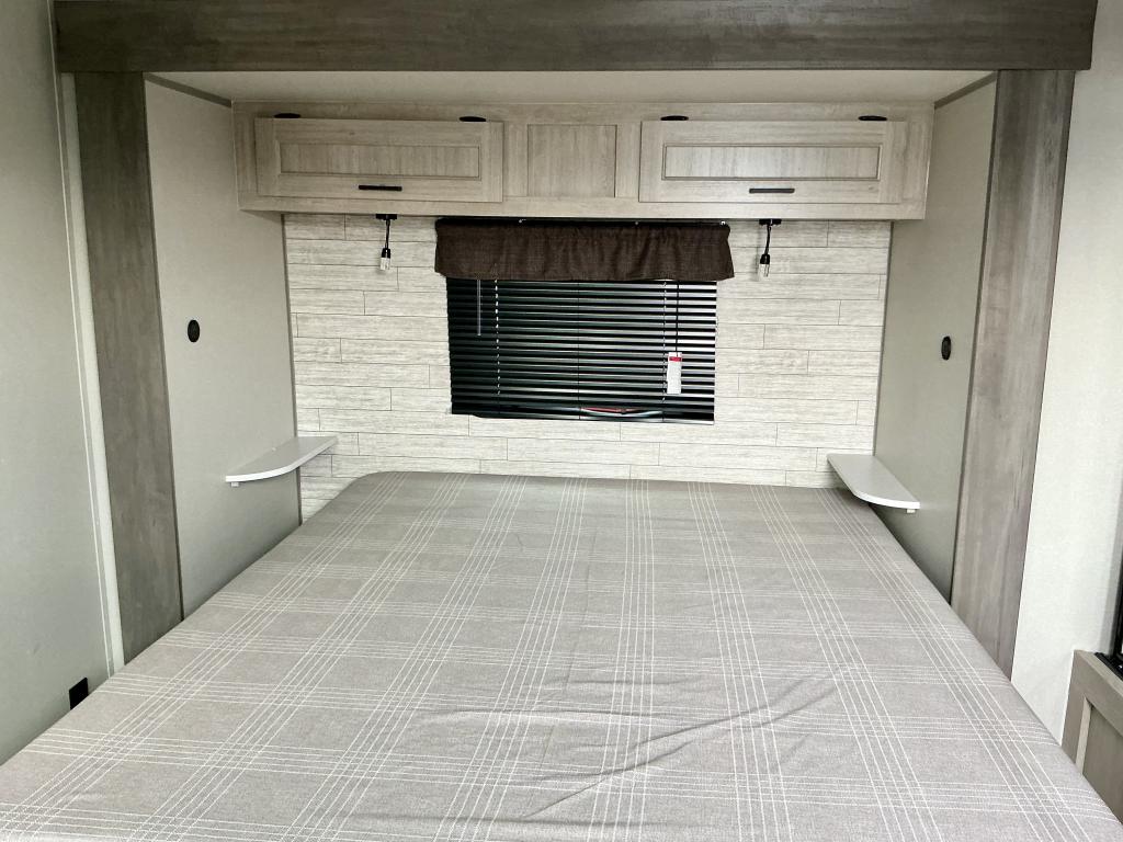 2026 COACHMEN 333DORM - Image 25