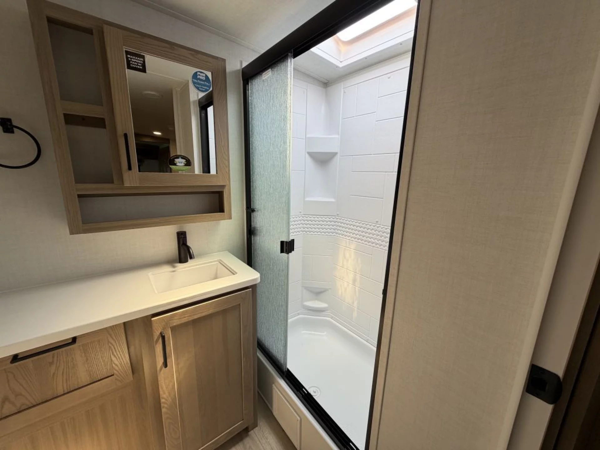 2027 FOREST RIVER ROCKWOOD MINI LITE 2513S - Image 42