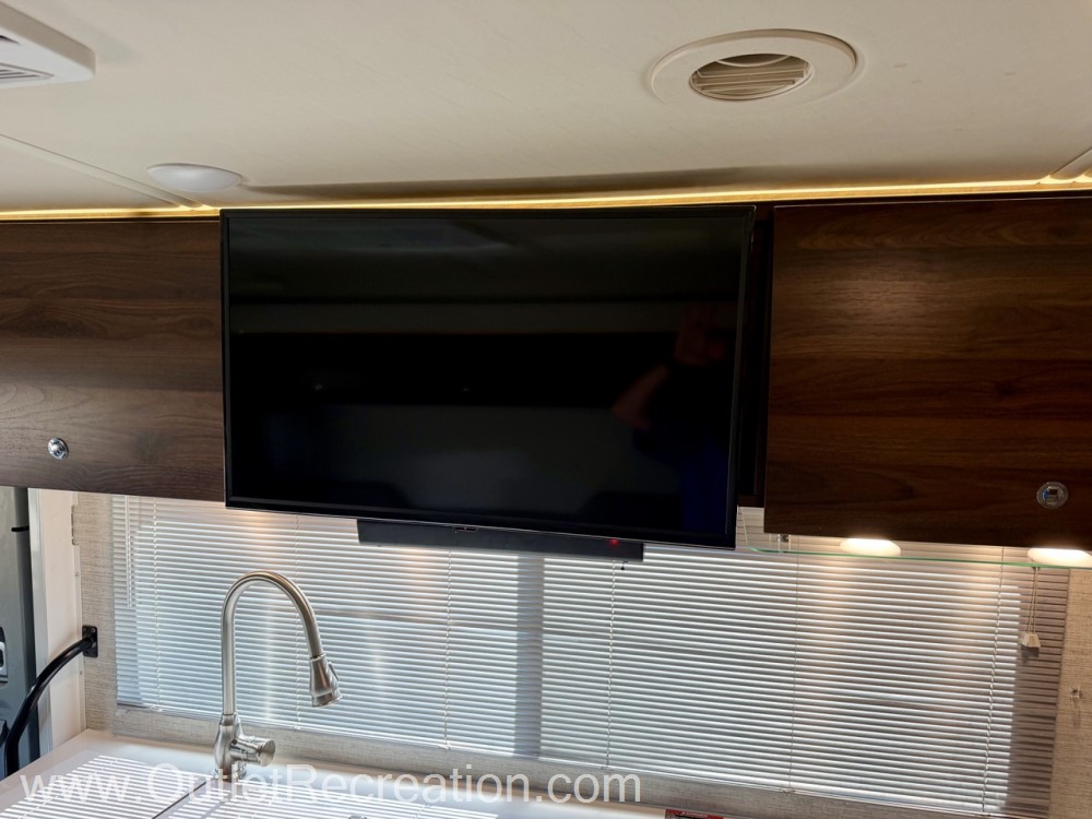 2020 Winnebago View 24D - Image 22
