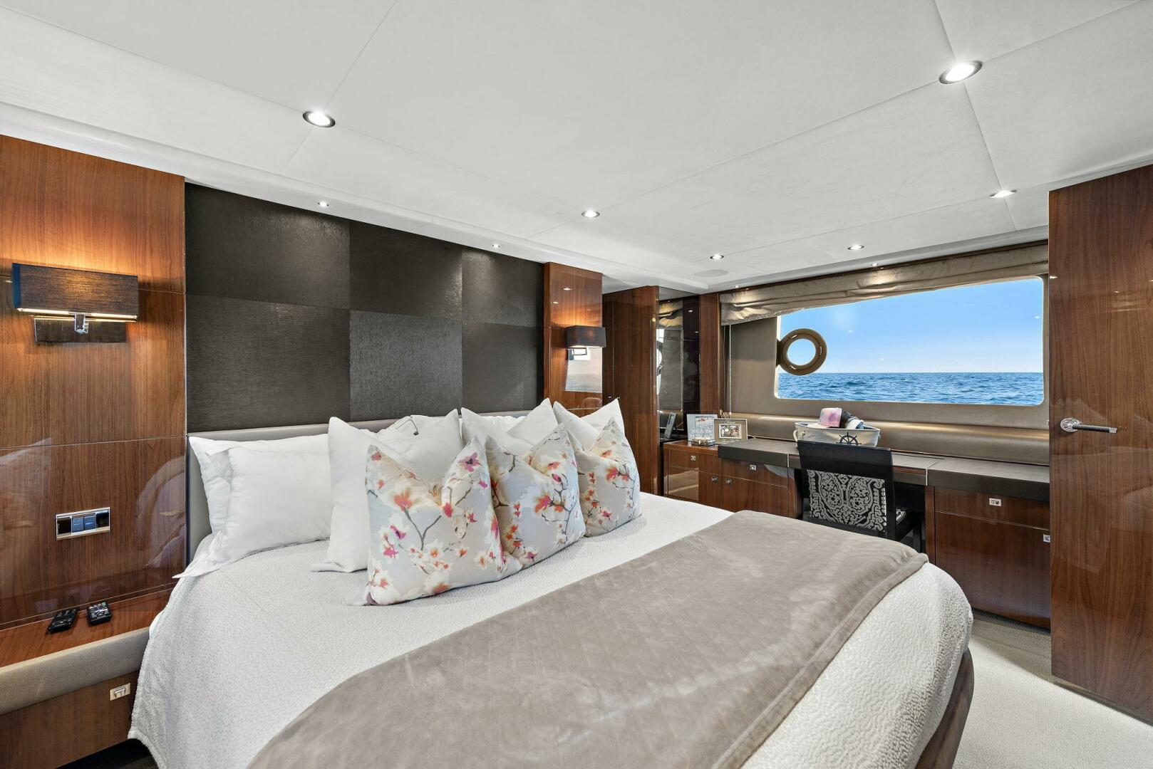 2015 Princess 72 Motoryacht - Image 31