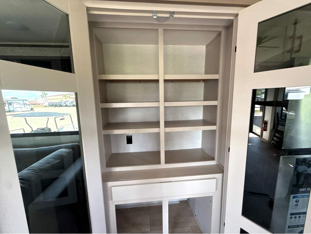2027 JAYCO JAY FLIGHT BUNGALOW 404LOFT - Image 11