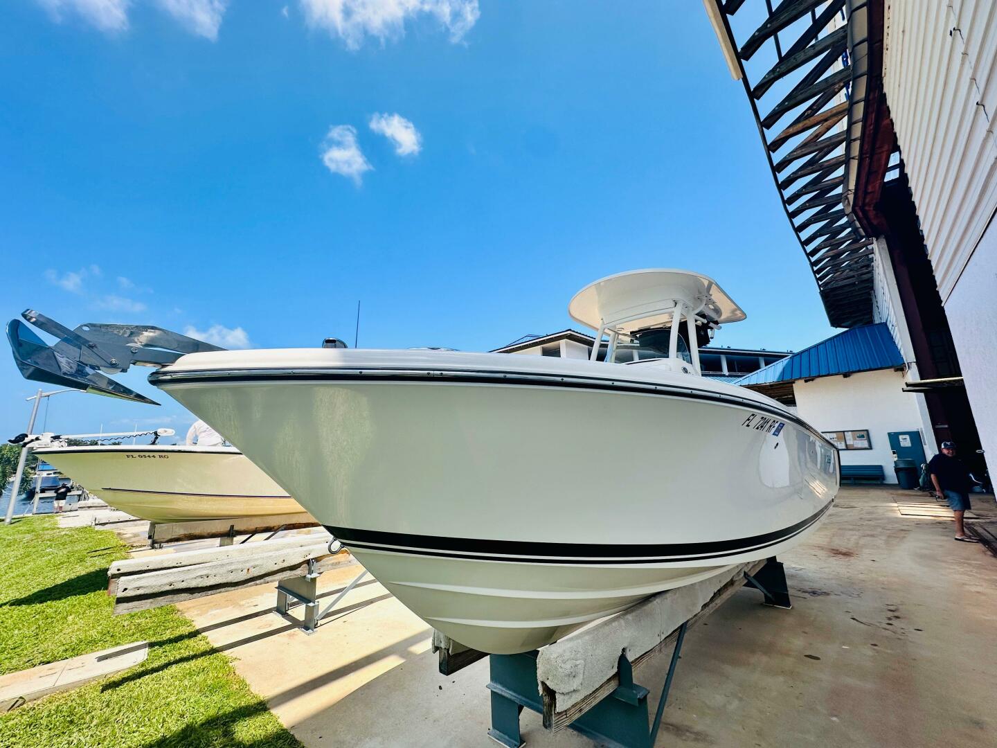 2016 PURSUIT C 238 Center Console Base - Image 11