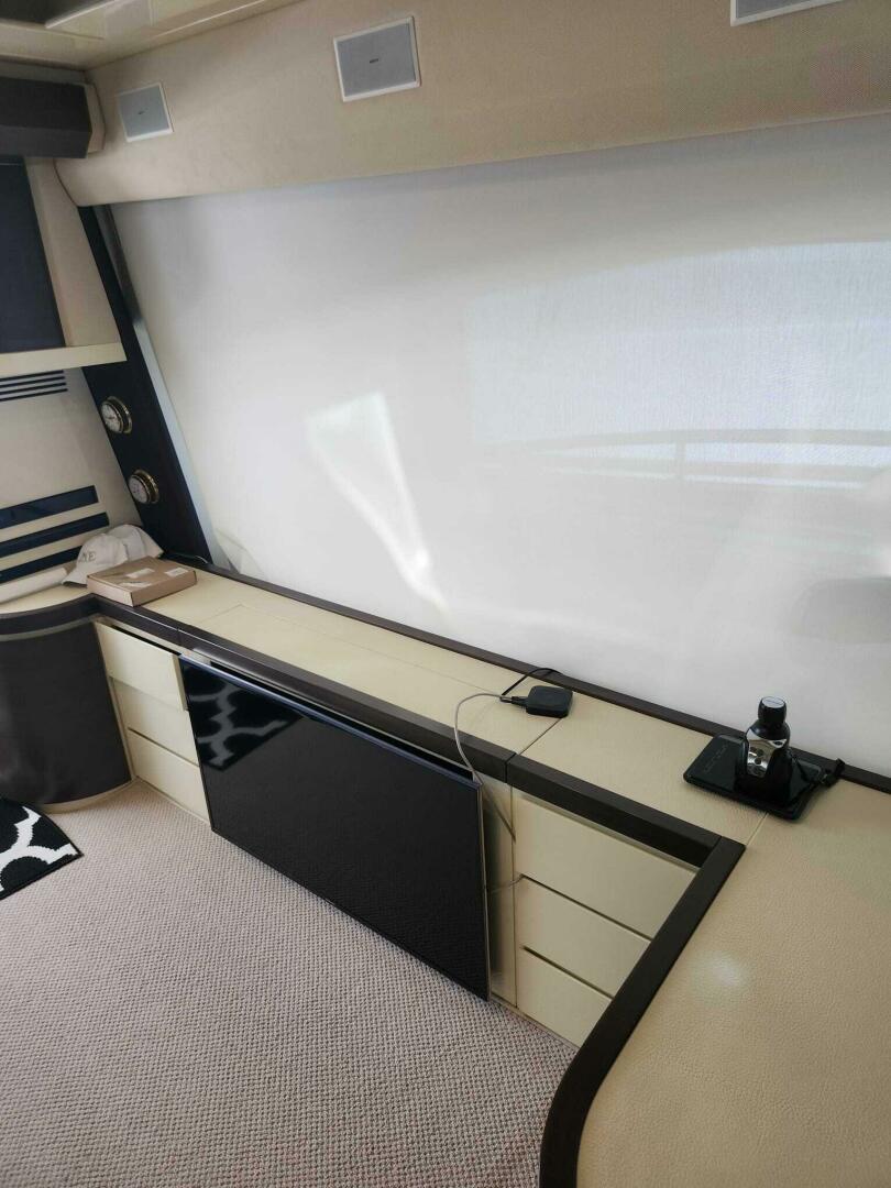2014 Azimut Flybridge - Image 32