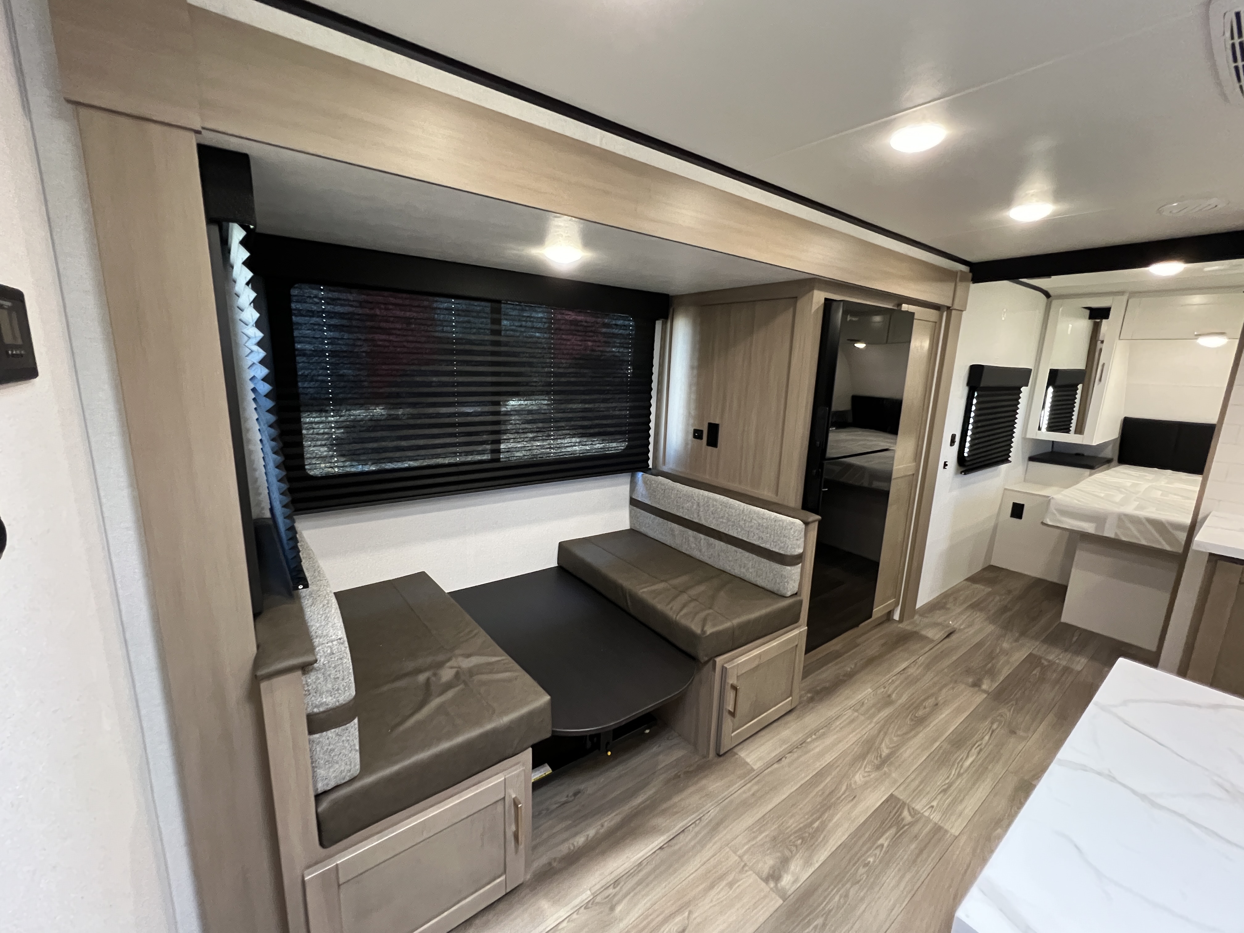 2027 Highland Ridge RANGE LITE 240DBH - Image 20