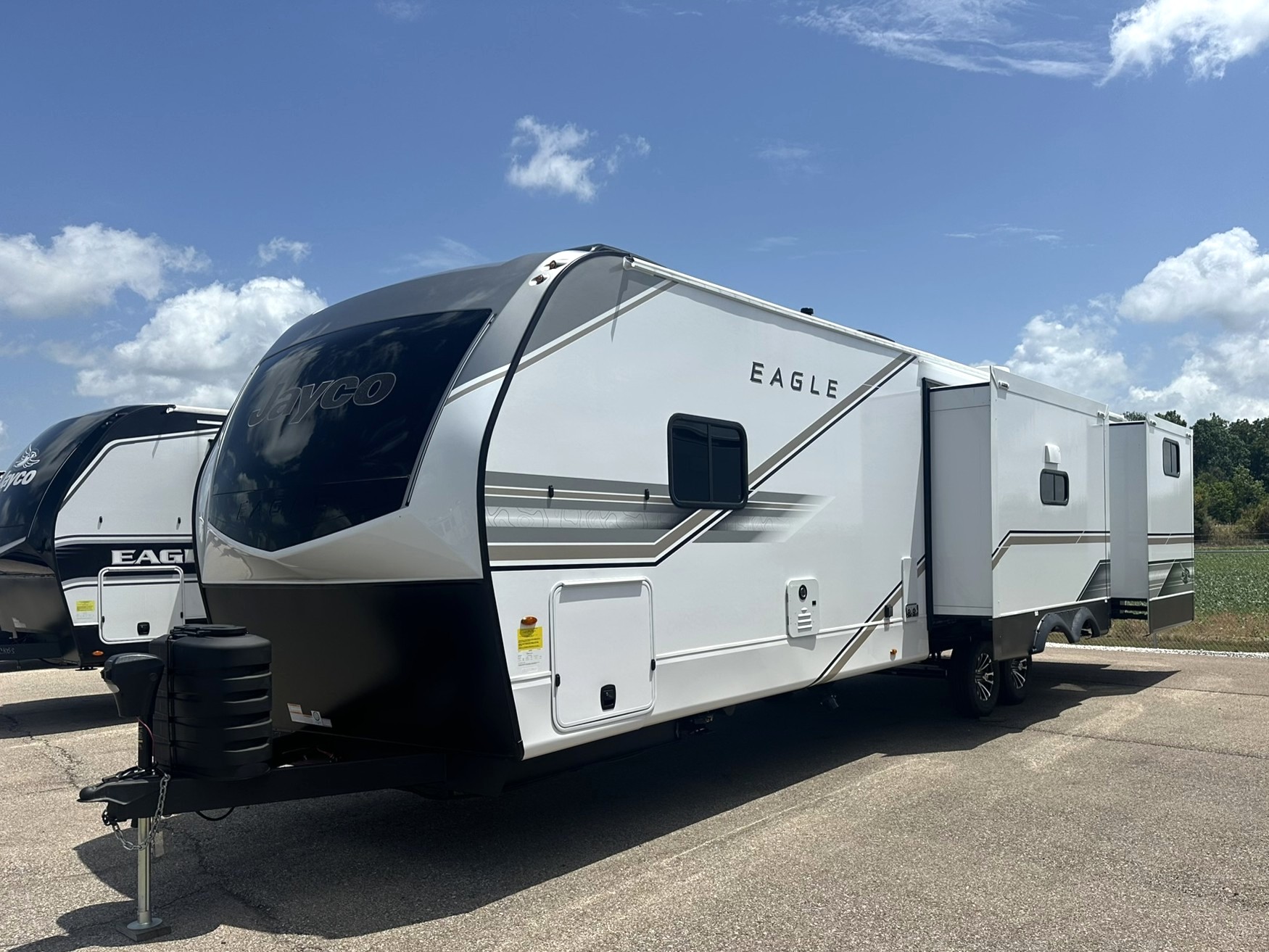 2027 JAYCO EAGLE 312BHOK - Image 3