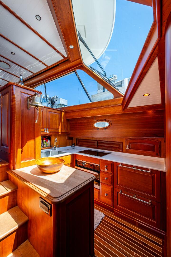 2021 Hinckley Talaria 55 Flybridge MKII - Image 16