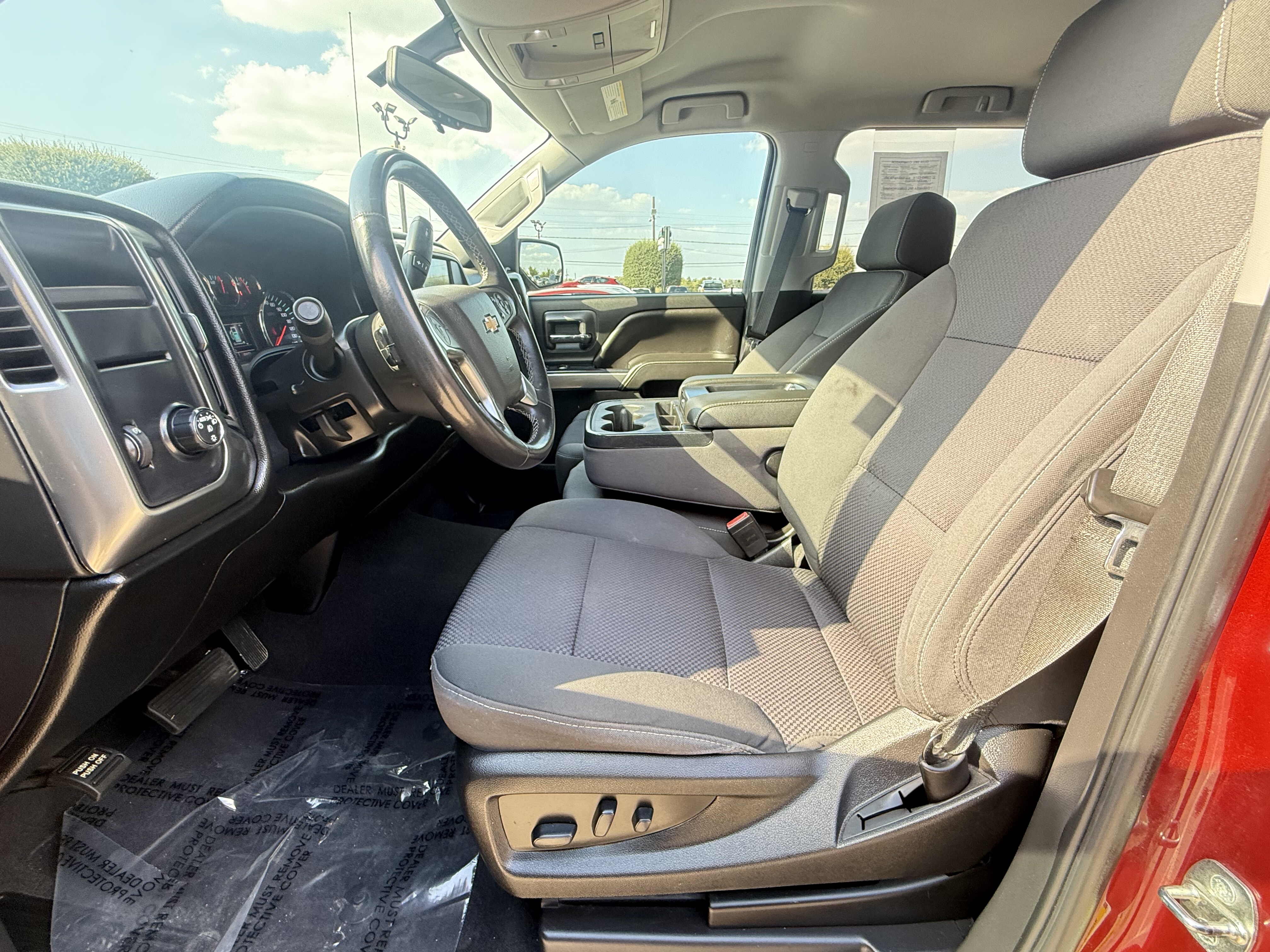2018 Chevrolet Silverado 1500 Crew Cab LT 4WD - Image 20