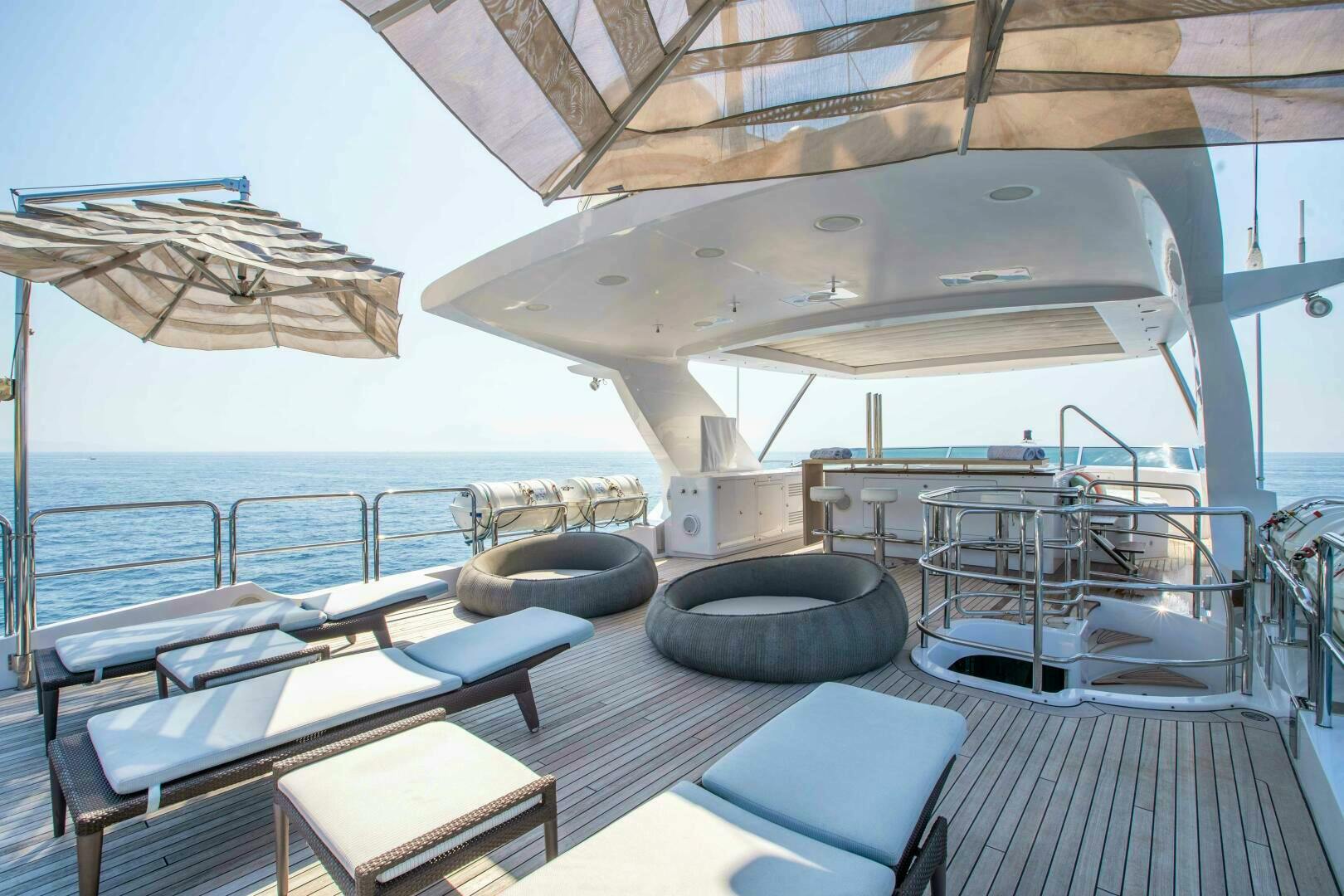 2015 Benetti Benetti Classic 121 - Image 16