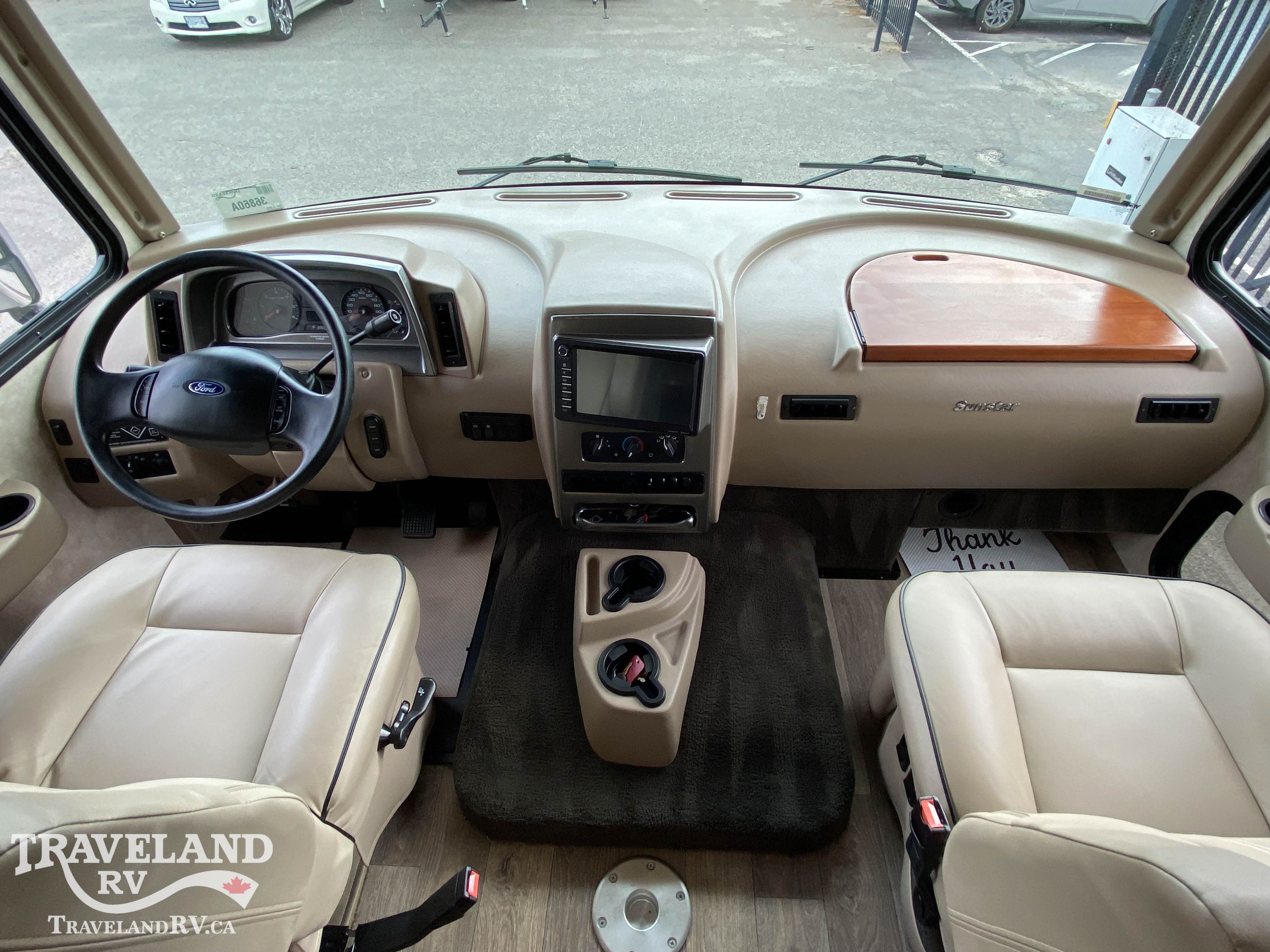 2019 Winnebago Sunstar LX 30T - Image 6