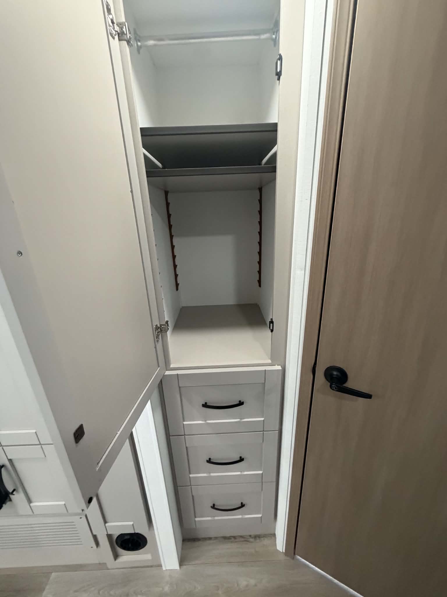 2027 JAYCO GREYHAWK XL 32U - Image 17