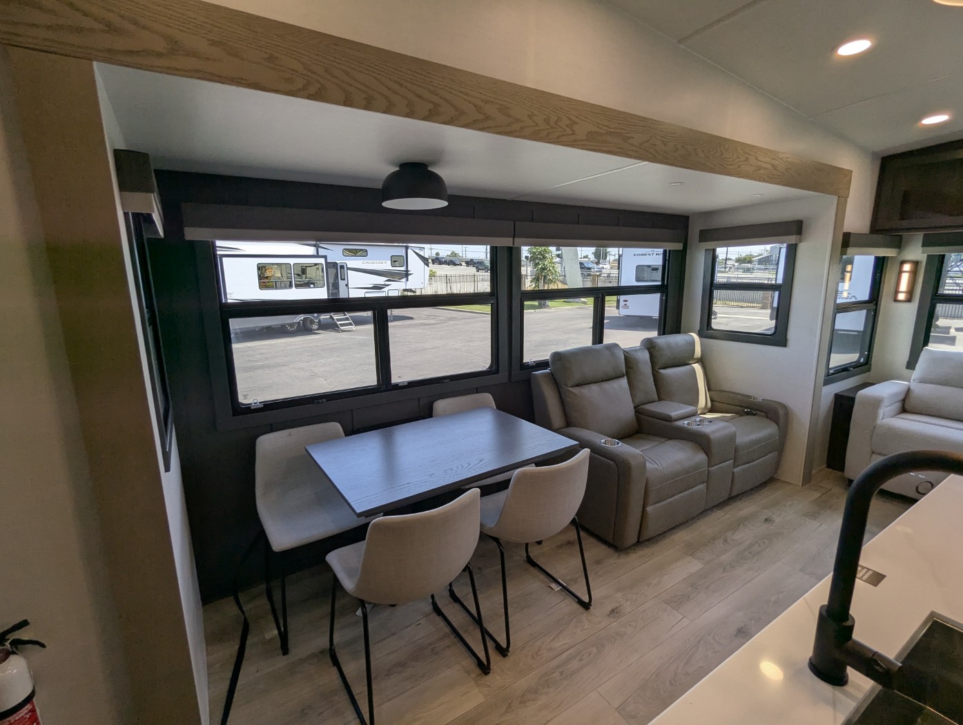 2026 Forest River Rockwood Signature 401SFB - Image 31