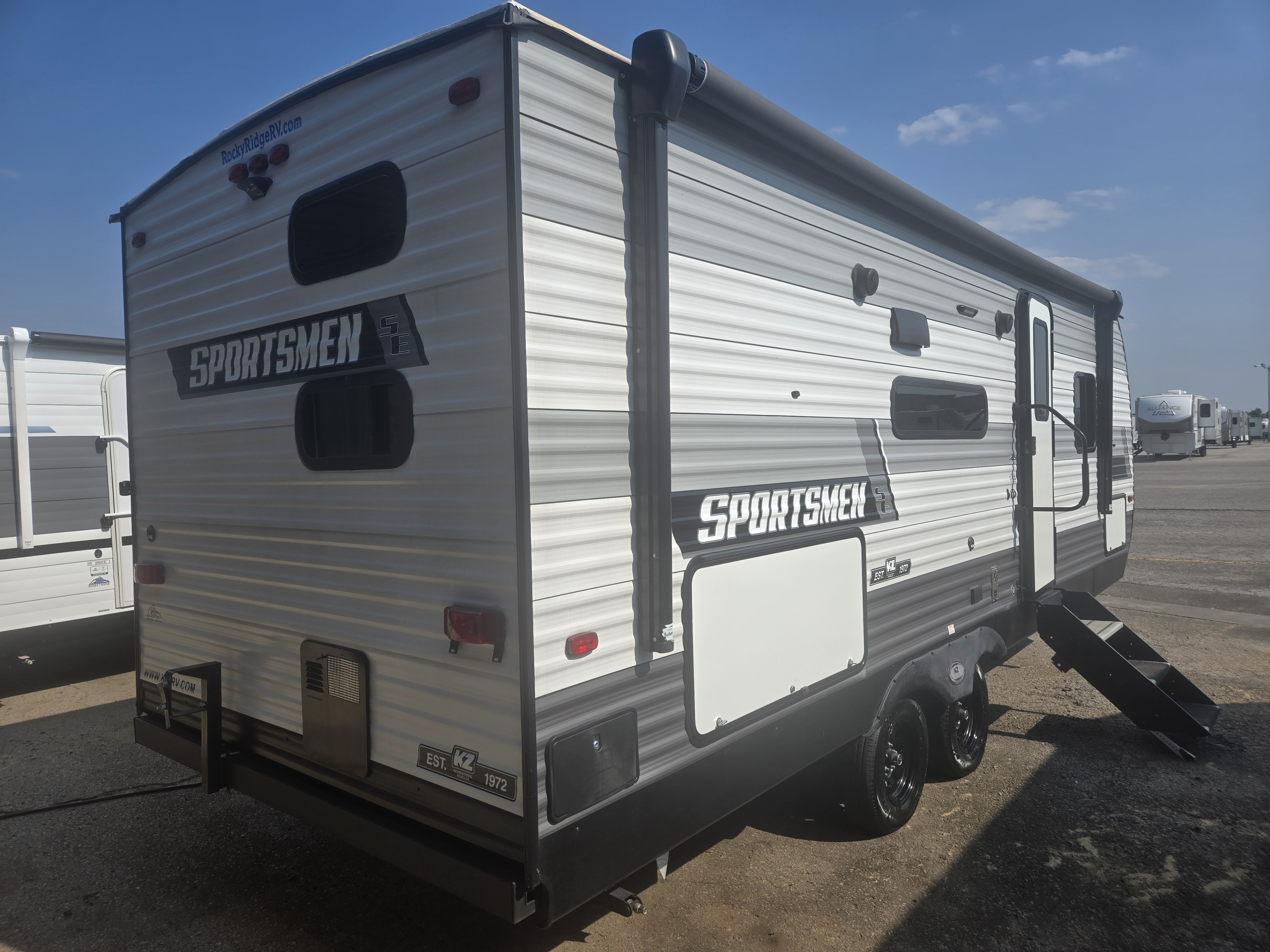 2023 KZ RV Sportsmen SE 231BHKSE - Image 7