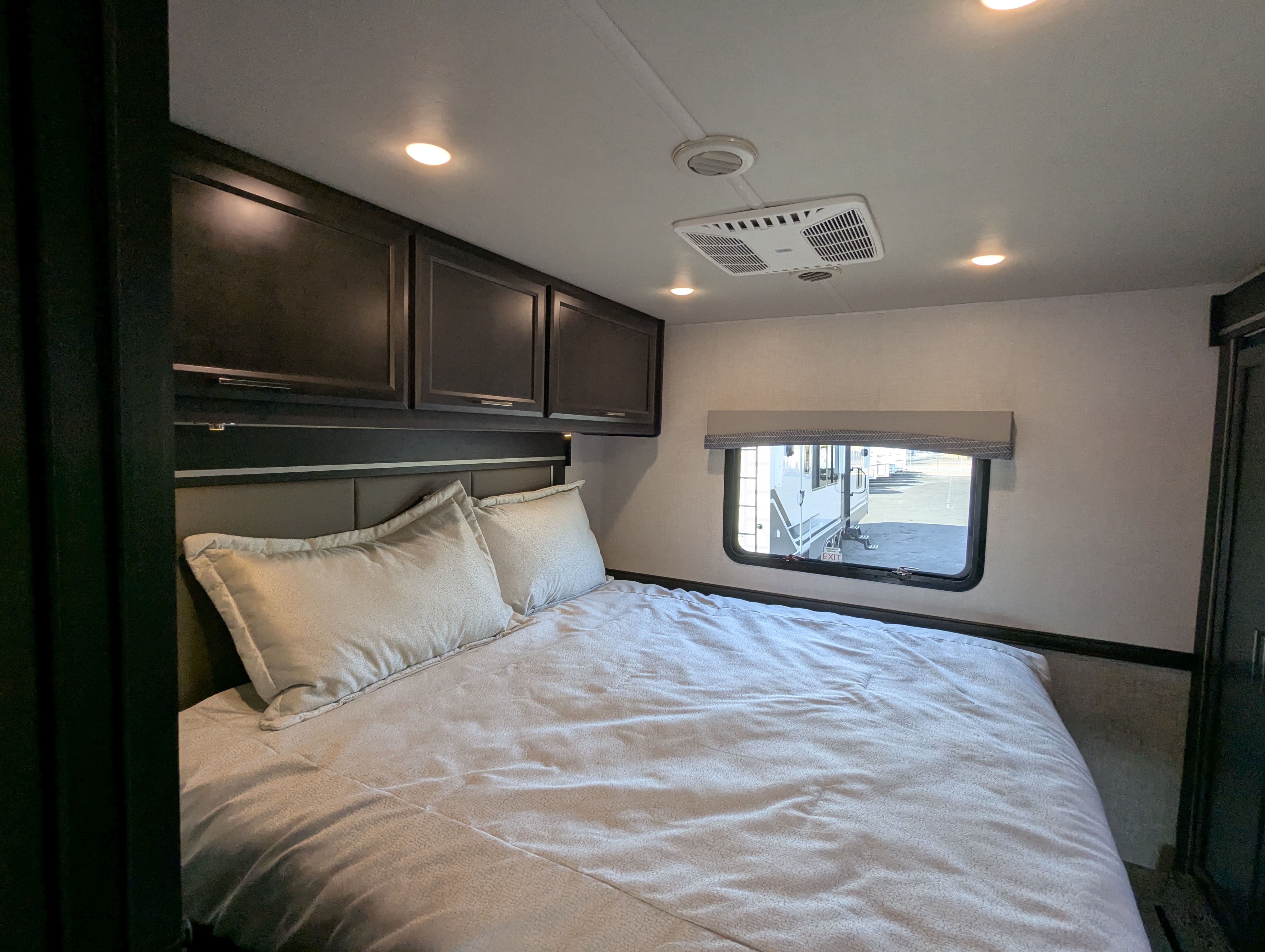 2026 Fleetwood Flair 29M - Image 28
