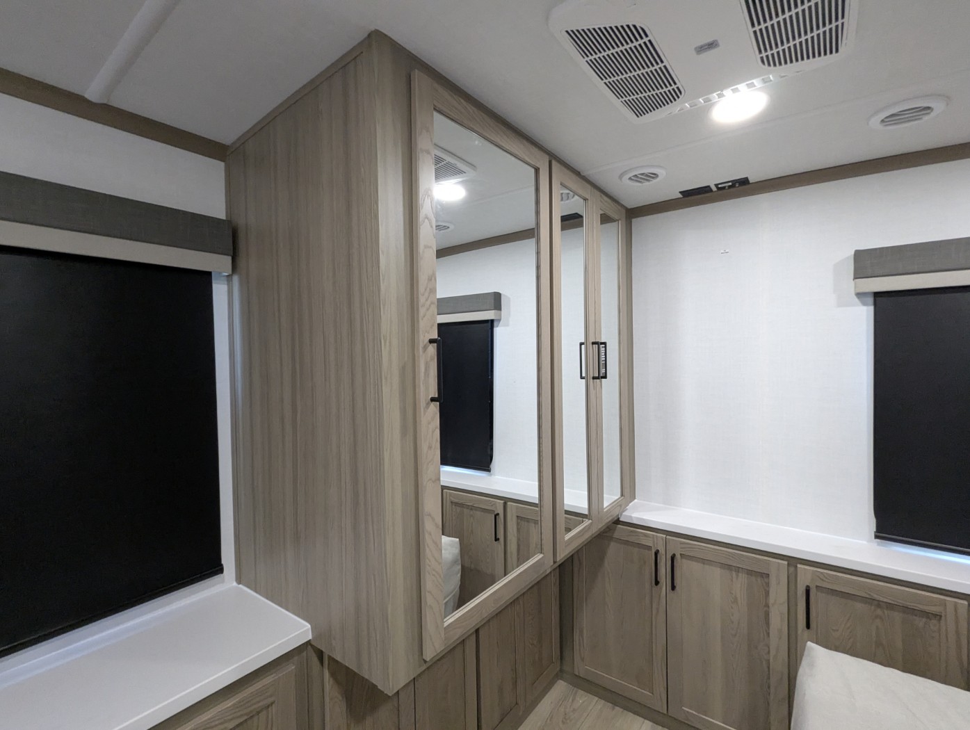 2026 Forest River Rockwood Signature 8339FK - Image 27