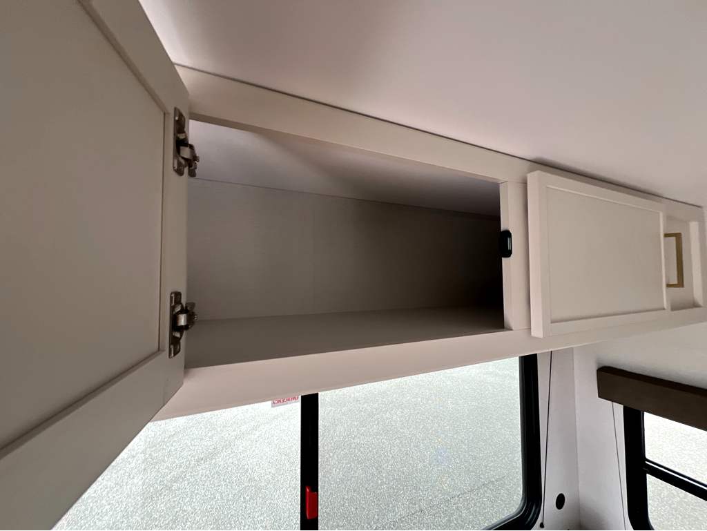 2027 GRAND DESIGN TRANSCEND 245RLT - Image 10