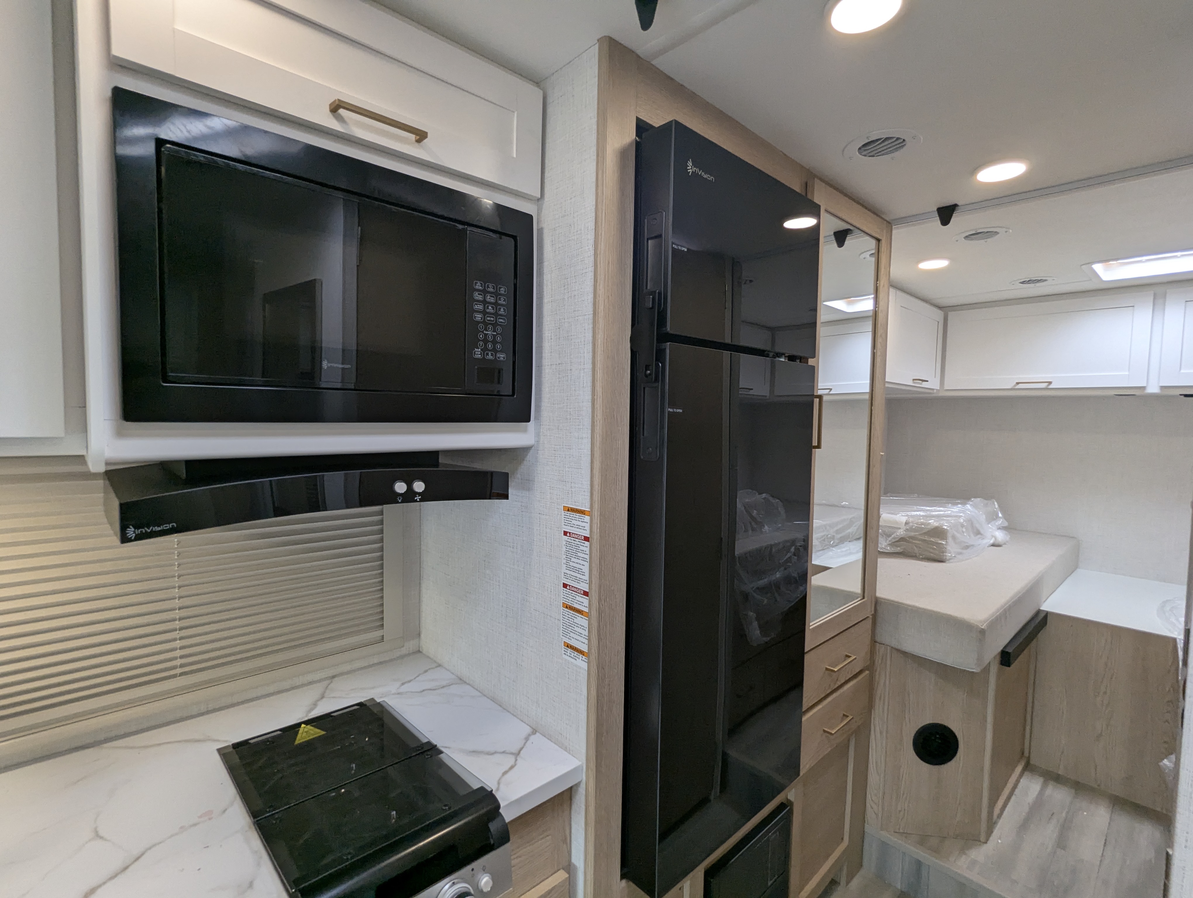 2027 Thor Motor Coach Four Winds 25Z - Image 19