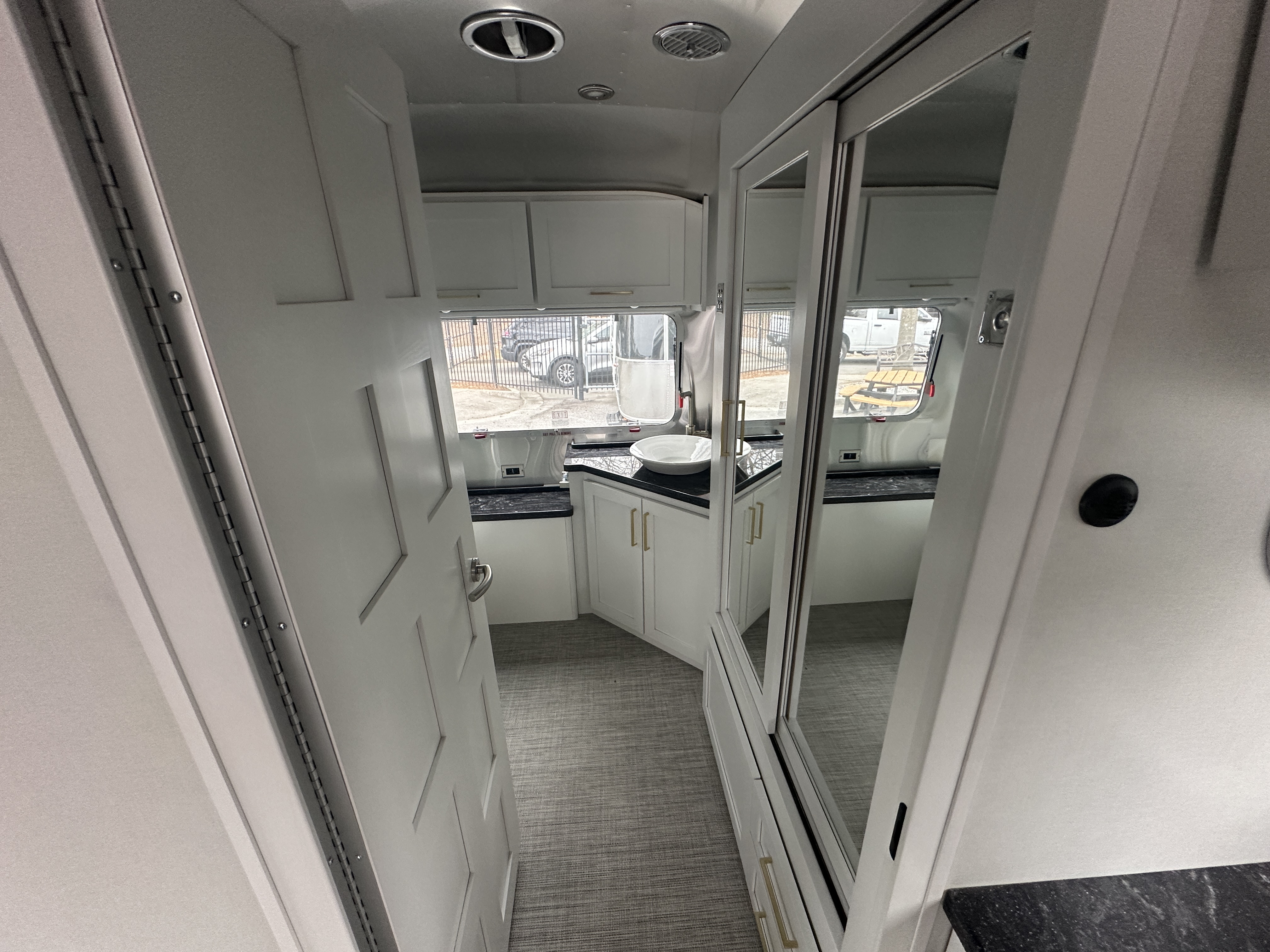 2026 Airstream Classic 33FB - Image 24