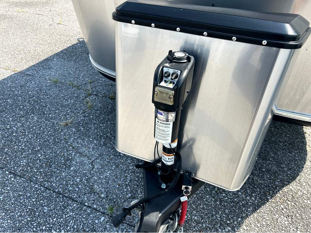 2025 AIRSTREAM BAMBI 16RB - Image 3