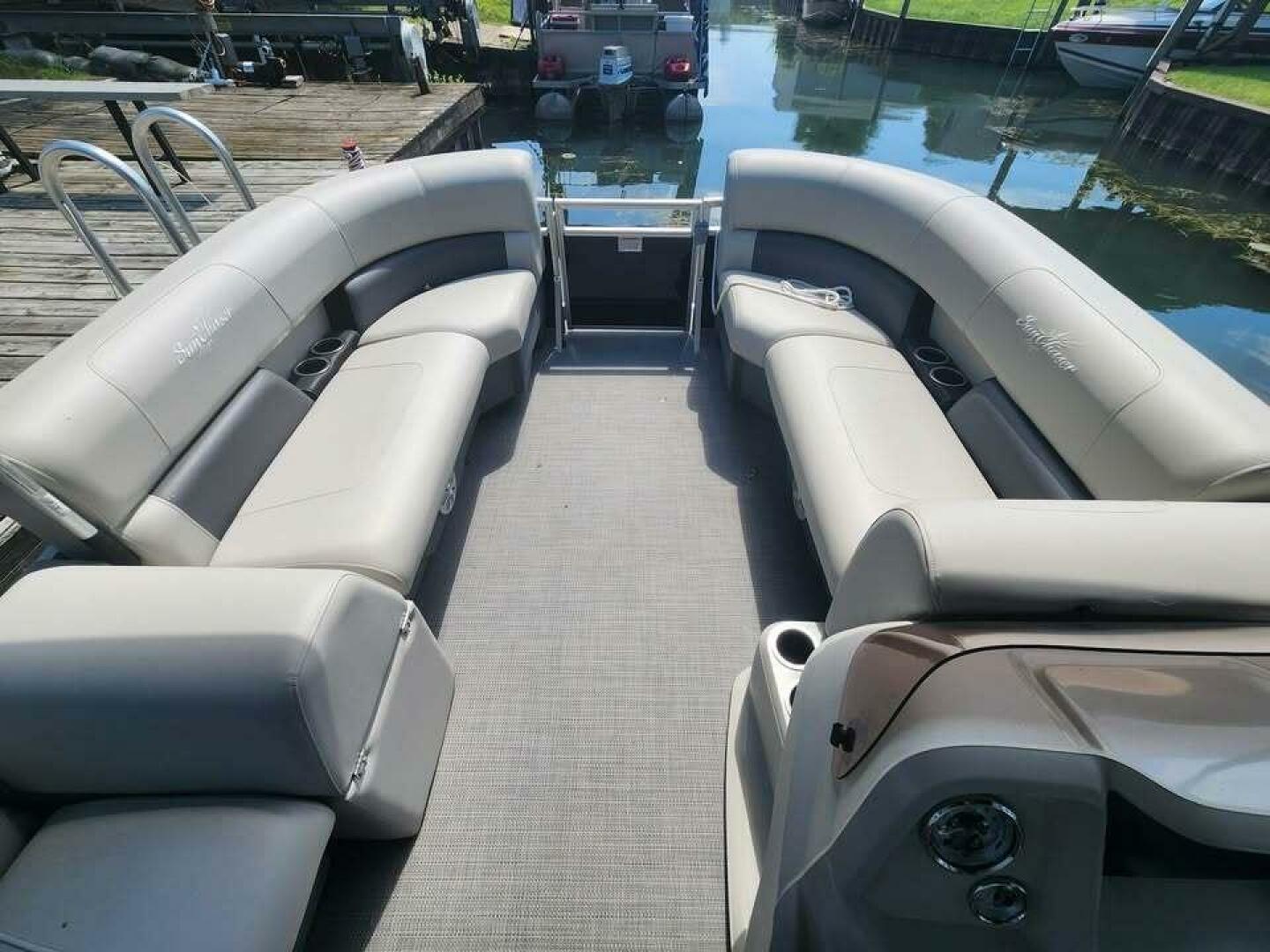 2023 SunChaser Vista 16 - Image 7