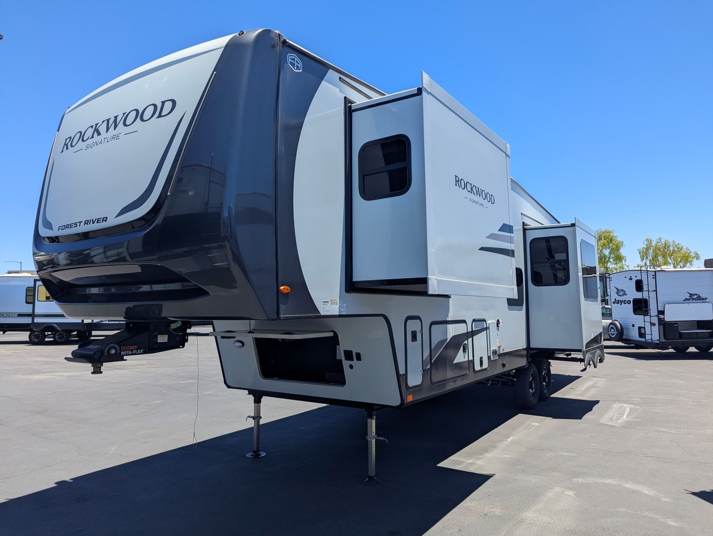 2026 Forest River Rockwood Signature R371RK - Image 2