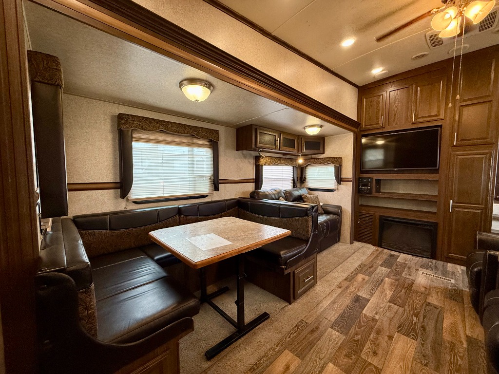 2016 Rockwood 8280WS - Image 9