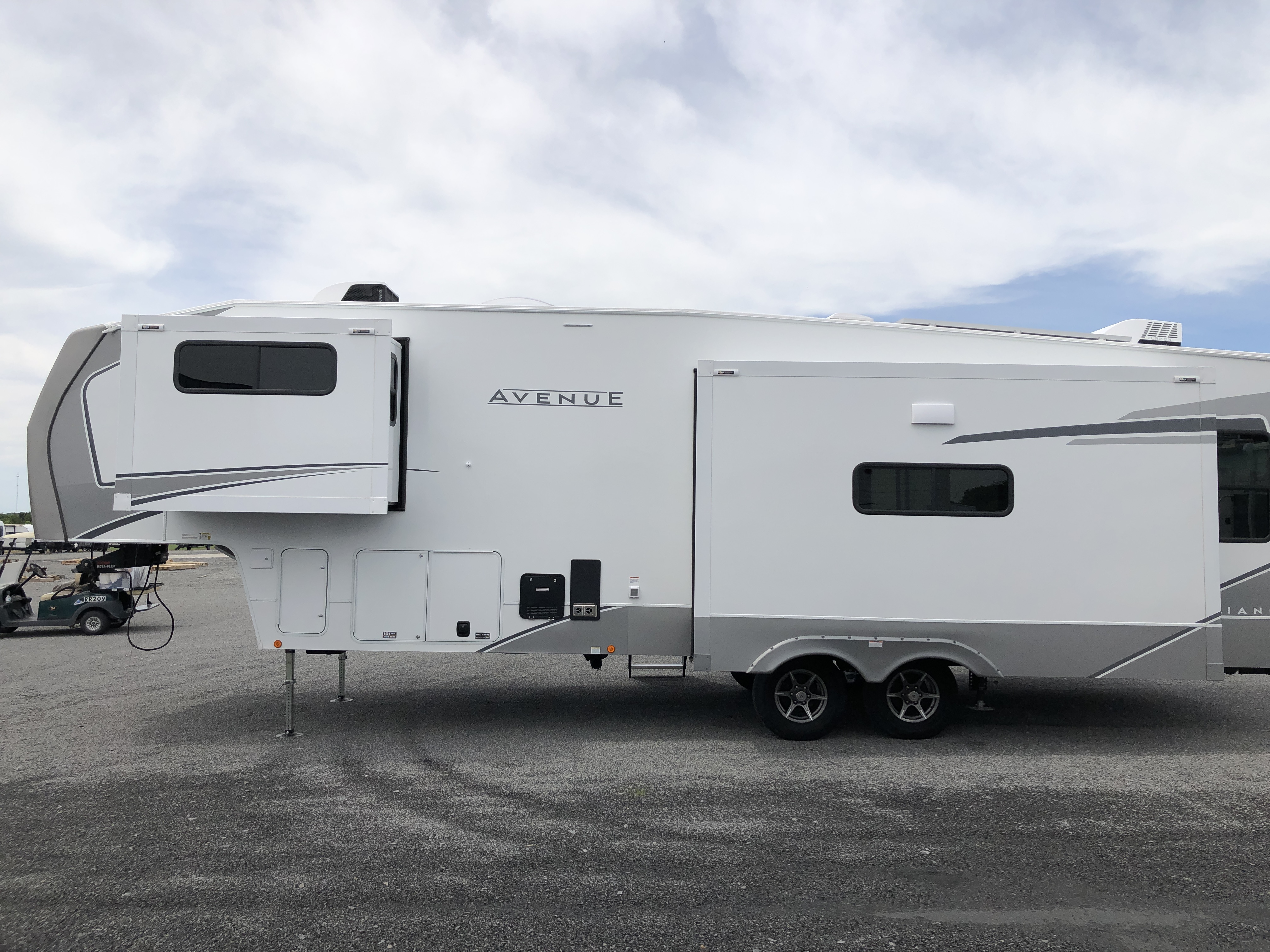 2026 Alliance RV Avenue 32RLS - Image 4