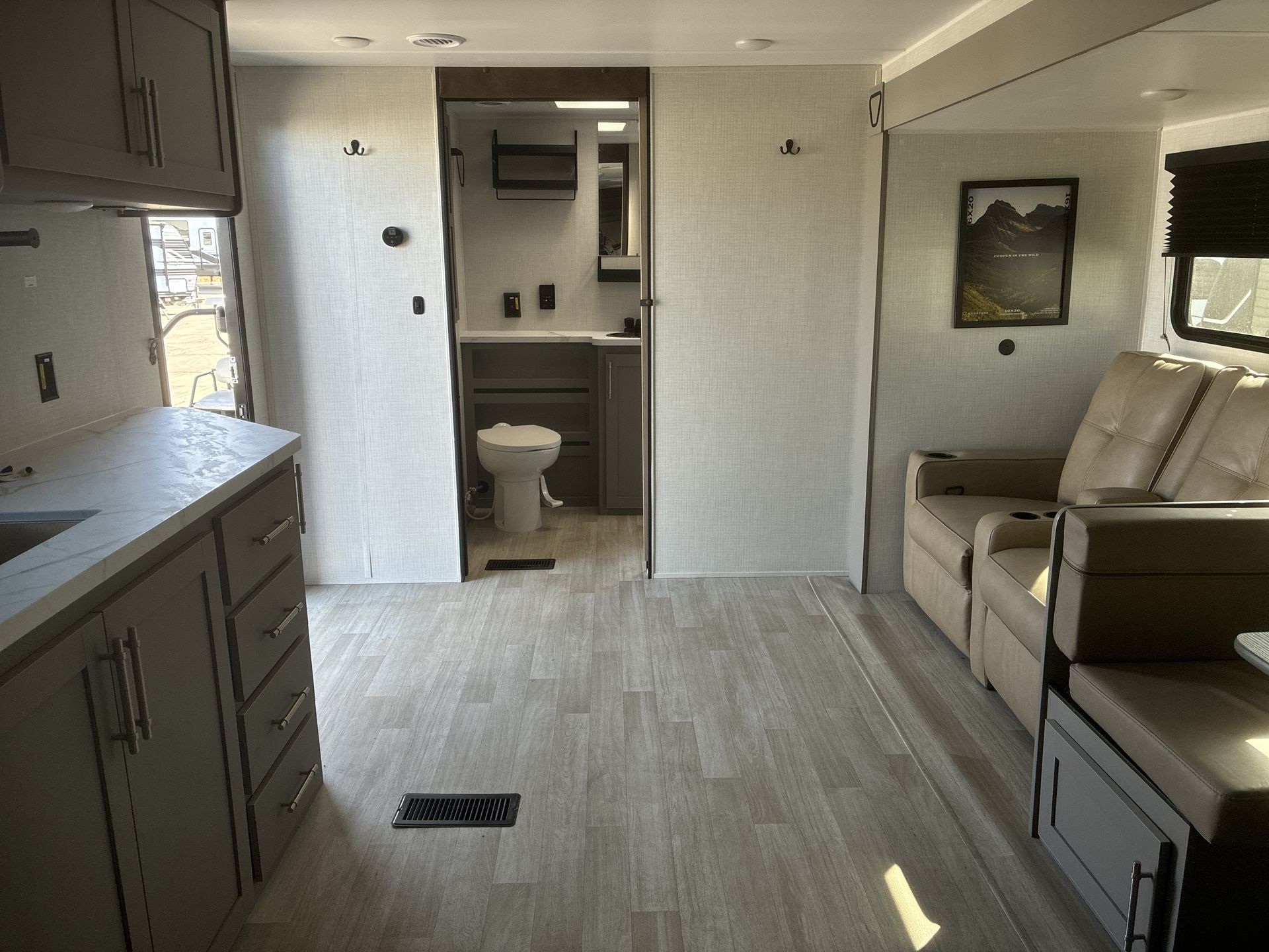 2027 Keystone Hideout 250RBSWE - Image 37