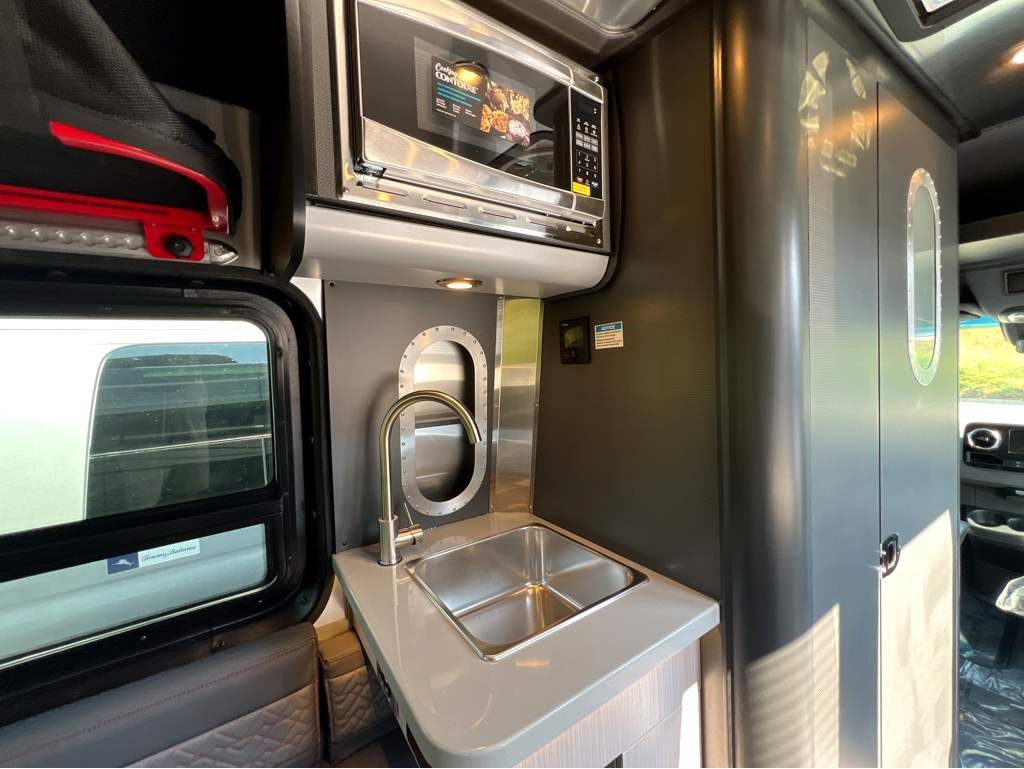 2026 AIRSTREAM INTERSTATE 19X - Image 8