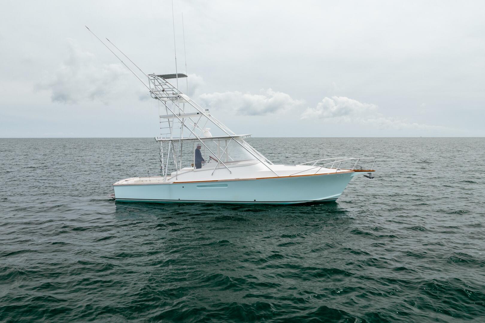 2004 Stolper 38 Express - Image 2