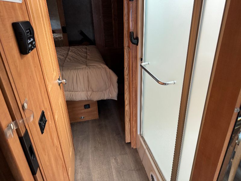 2016 Nexus Bentley 34B - Image 10